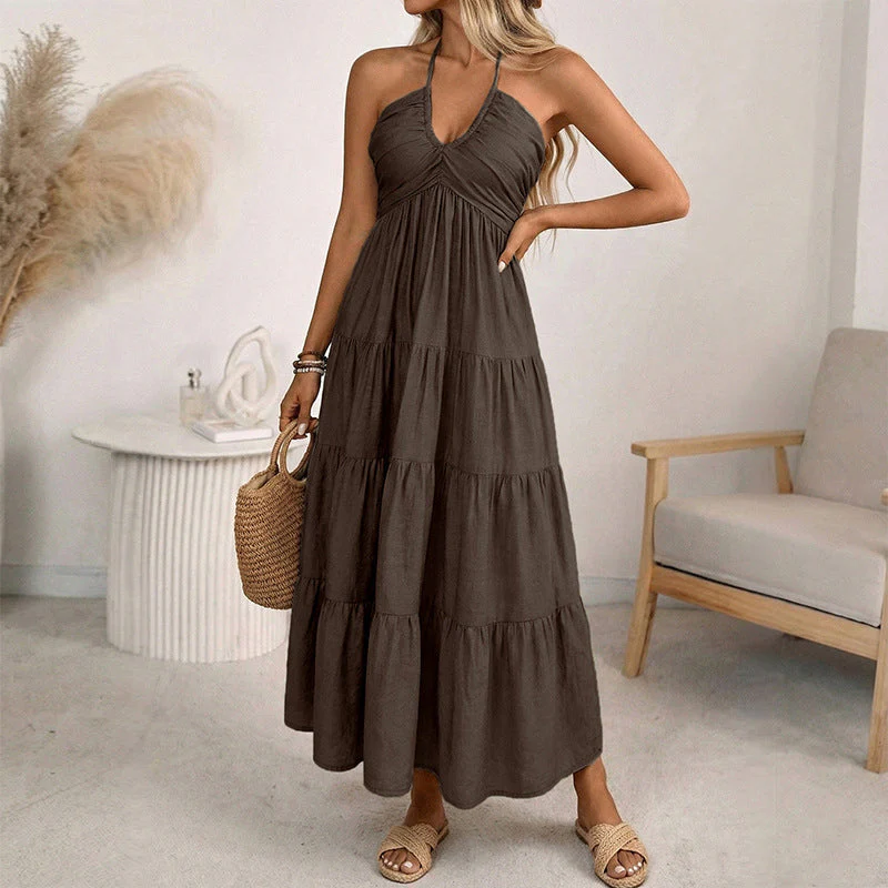 Robe longue dos nu à col halter avec drapés fluides