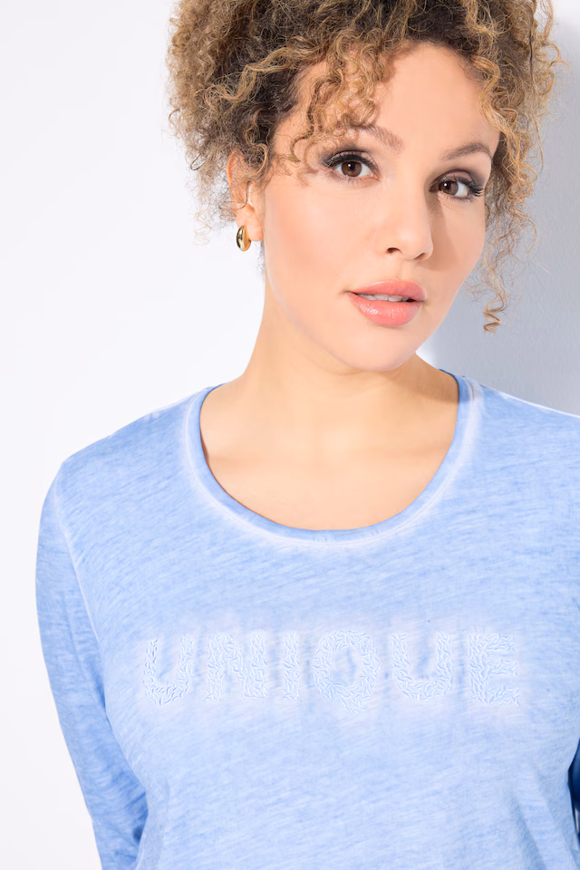 UNIQUE Embroidered 3/4 Sleeve Tee