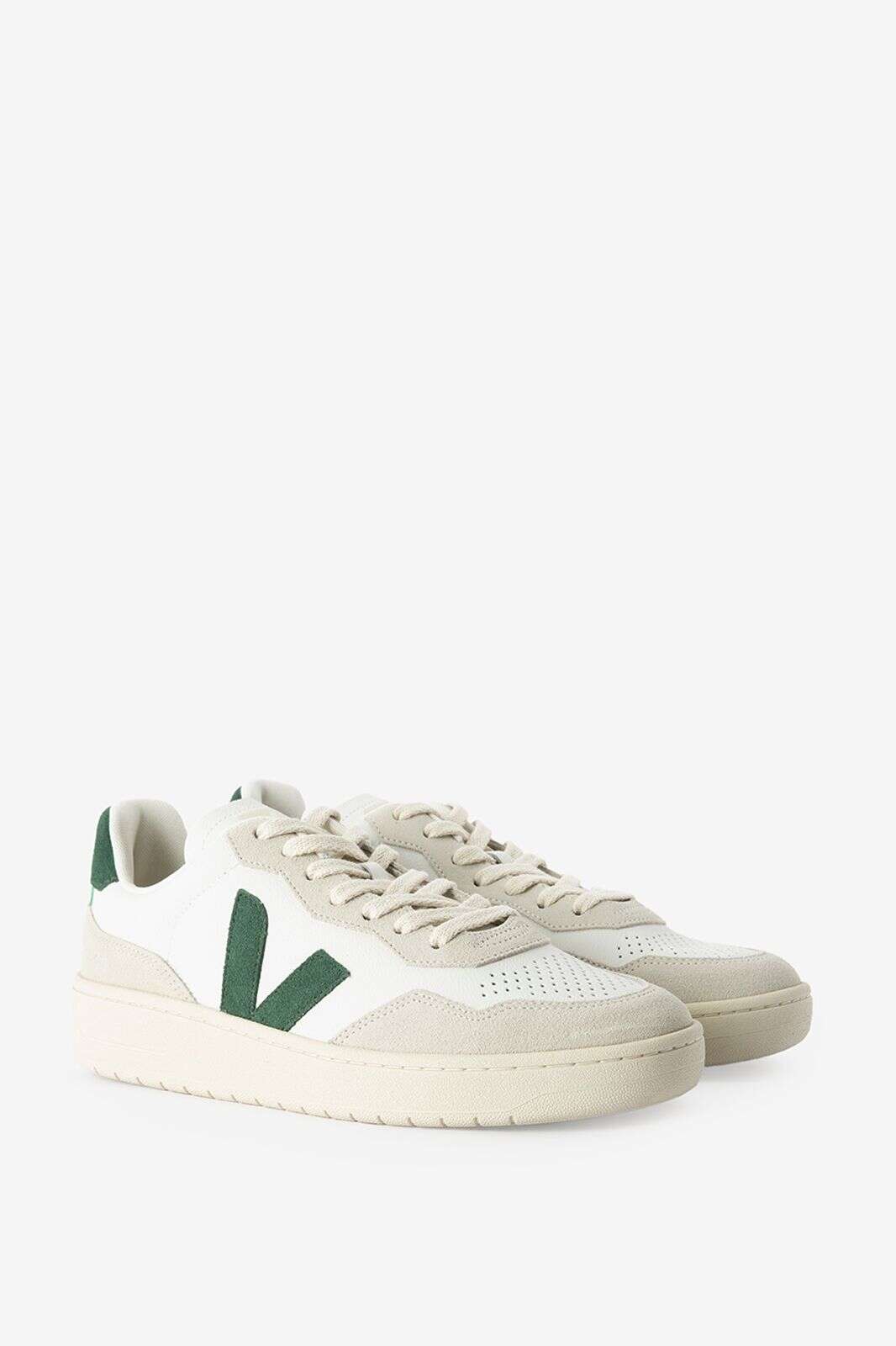 Veja witte leren sneaker V-90