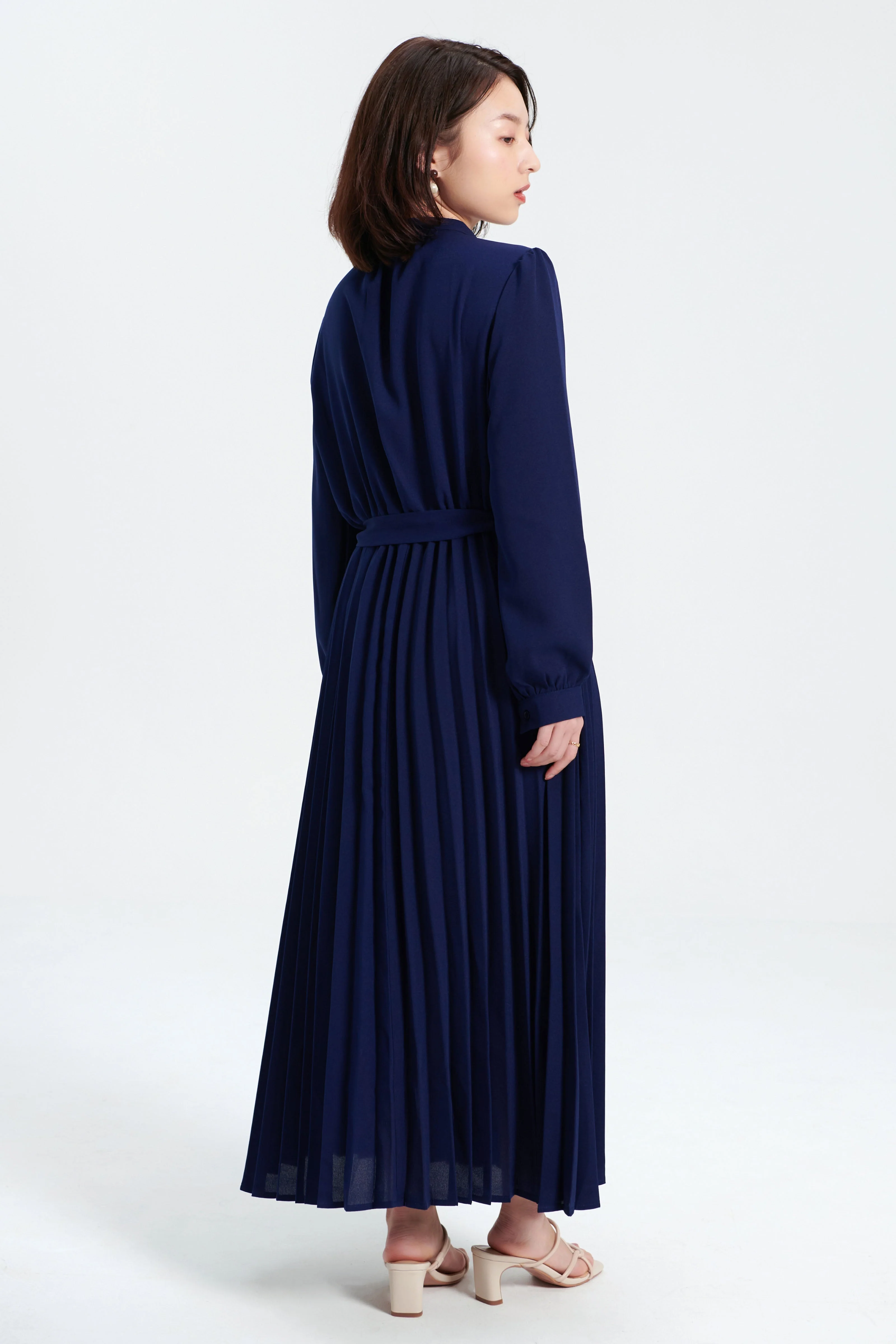 Robe à manches bouffantes en chiffon plissé