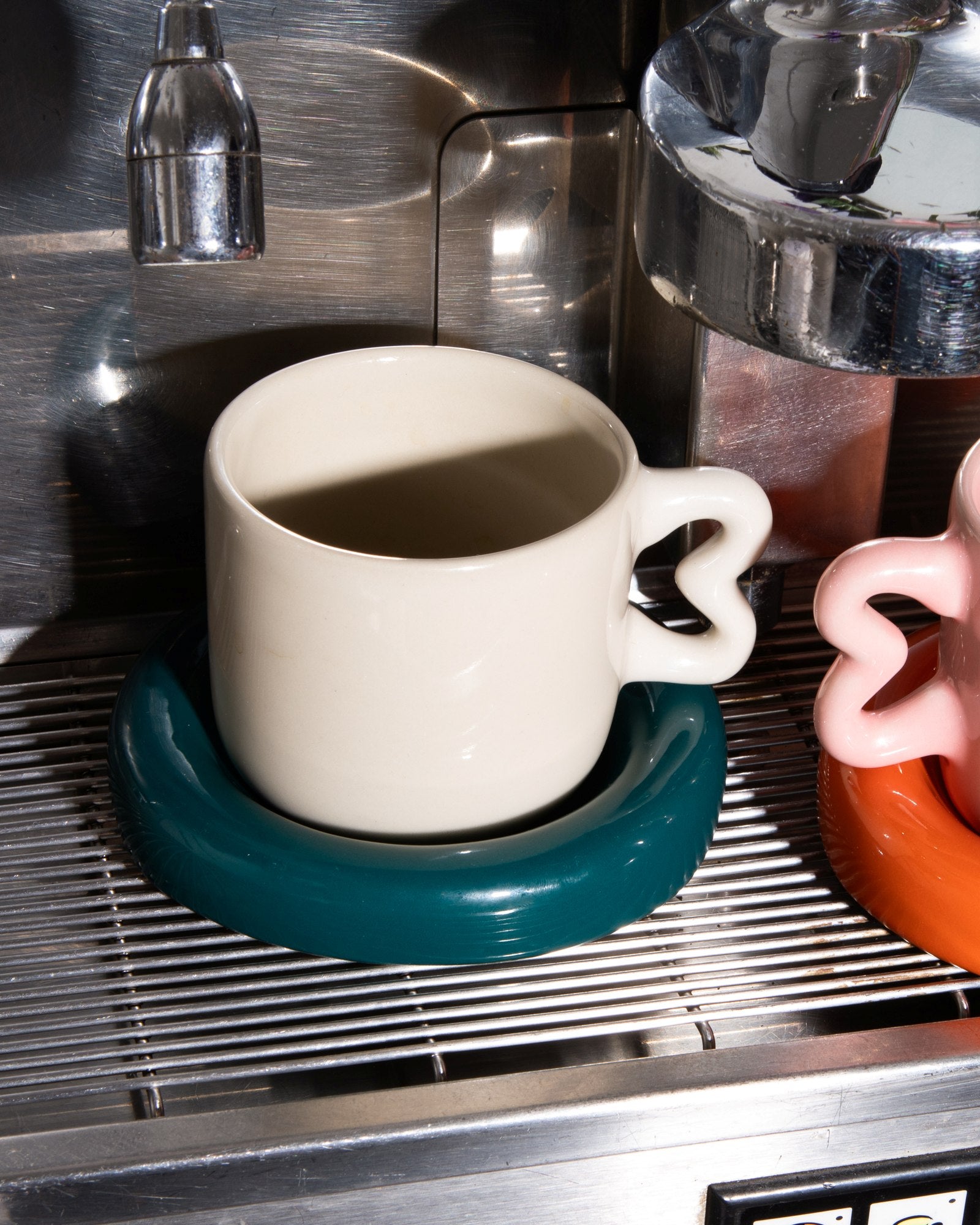 SEIA MUG & SAUCER HEART DARK GREEN SAND