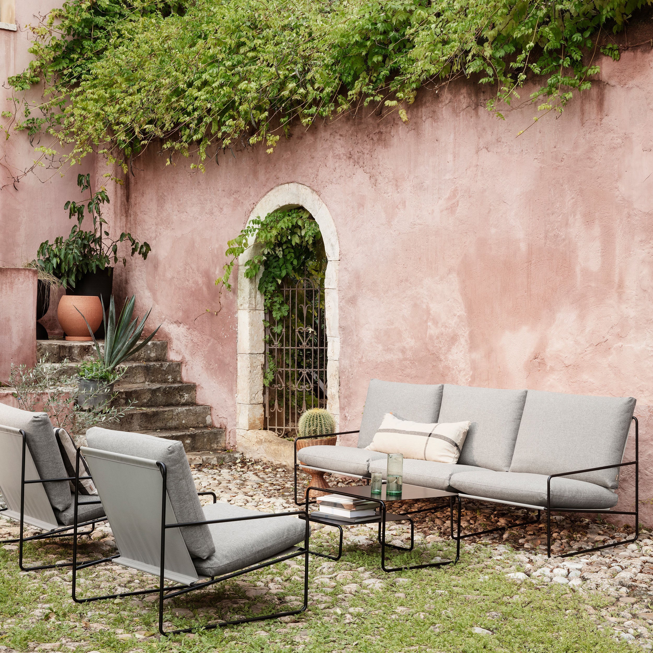 Ferm Living Desert 2-zitsbank - Dolce - Black / Dark Sand