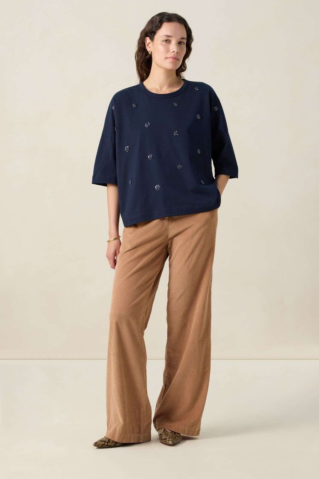 Donkerblauw T-shirt met kralen