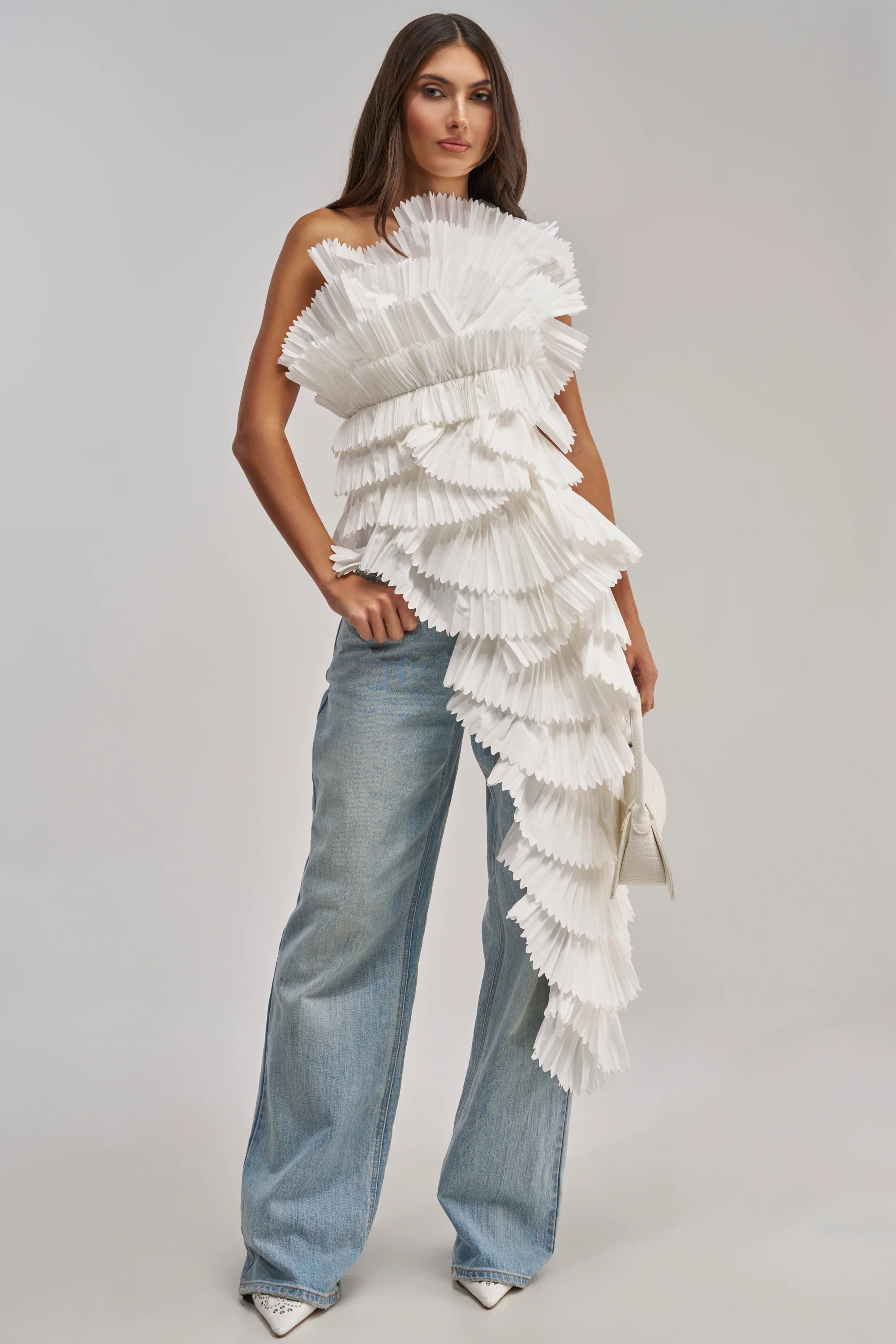 LUXURIOUS ASYMMETRICAL TOP IN WHITE - Akira Store