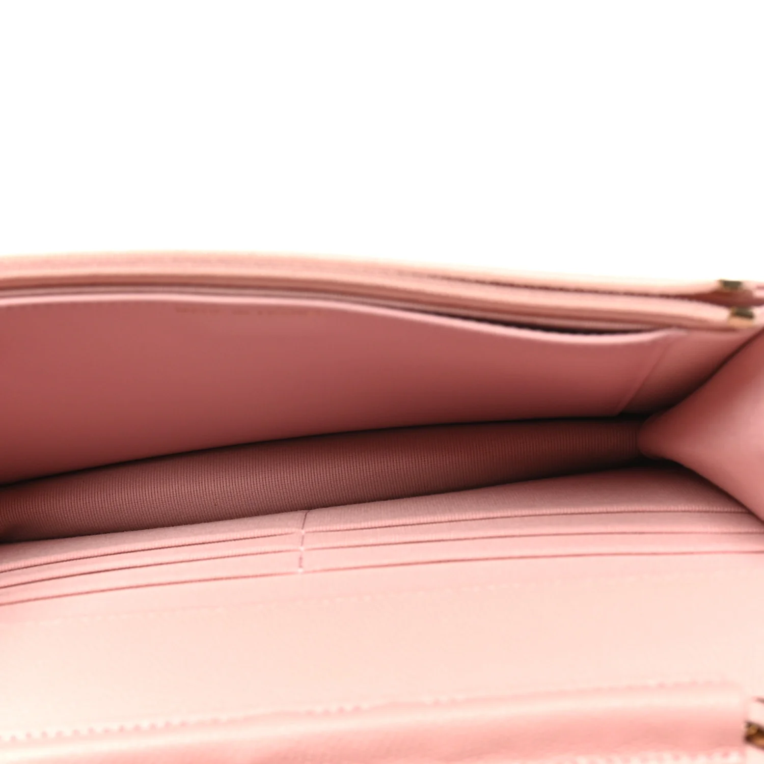 Caviar Quilted Wallet on Chain WOC Light Pink