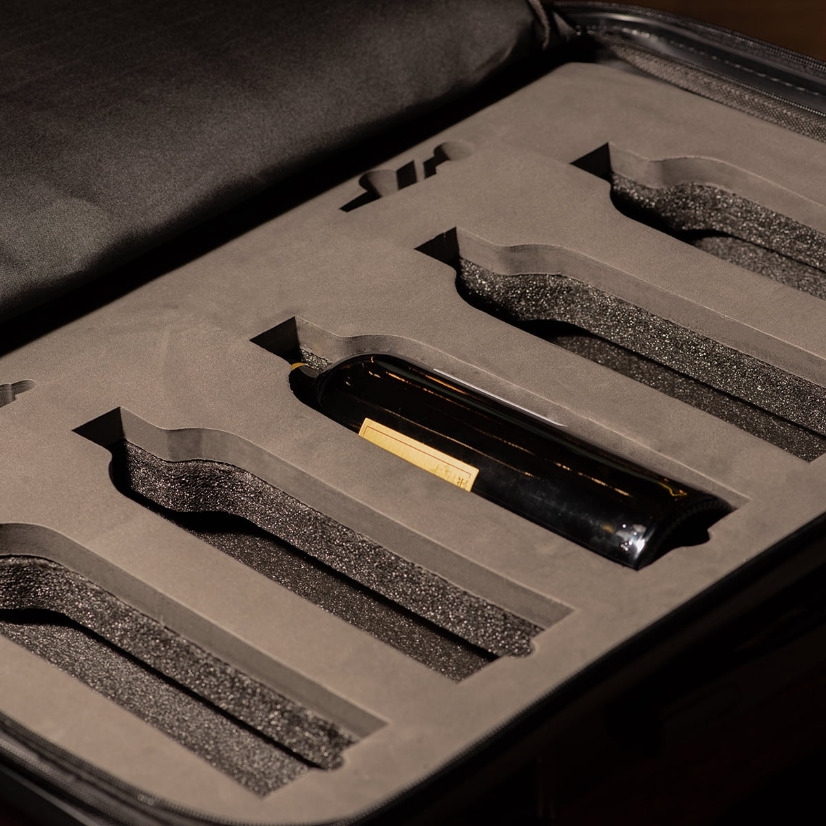 The Ten (10-Bottle) Wine Luggage, TSA Approved Anti-Theft Zipper, Lightweight Hard Shell Spinner Suitcase(10) - Image 3