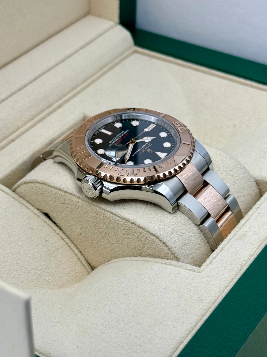 [Super Clone]RLX Yacht-Master 37mm Steel and Everose Gold Watch - Black Dial - Oyster Bracelet 268621