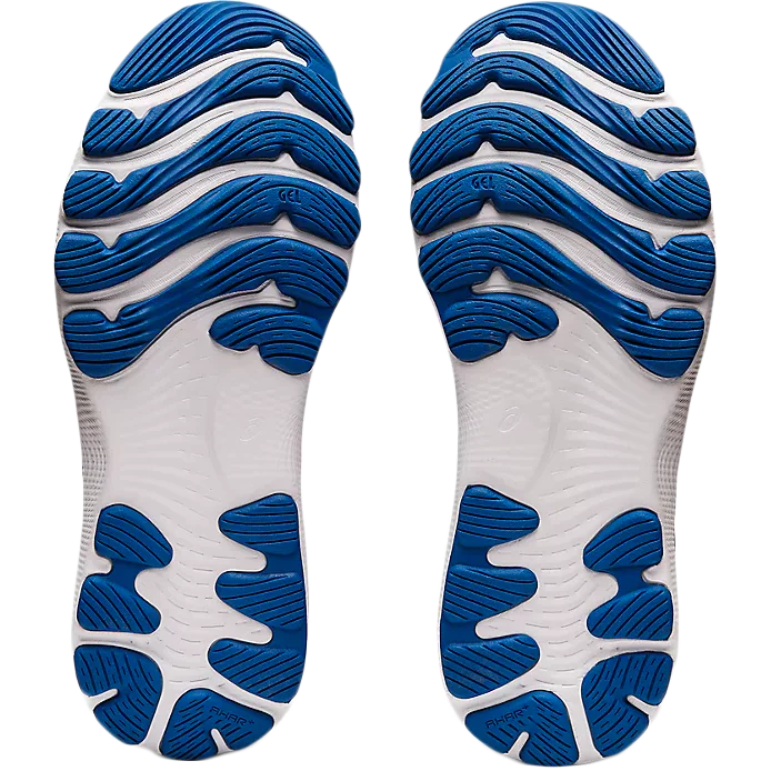 Women's Nimbus 24