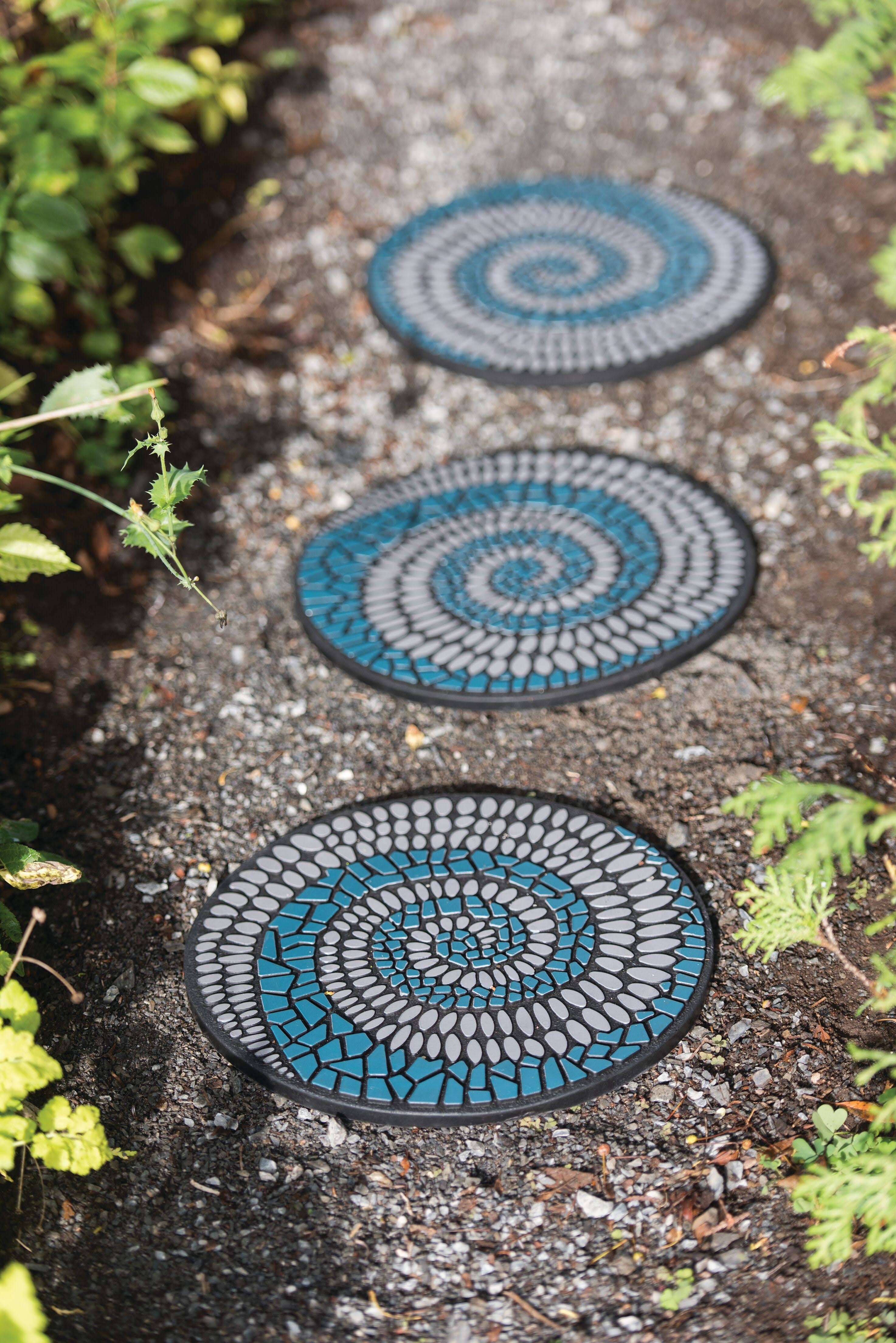 Gardener's Supply Company Swirl Stepping Stone