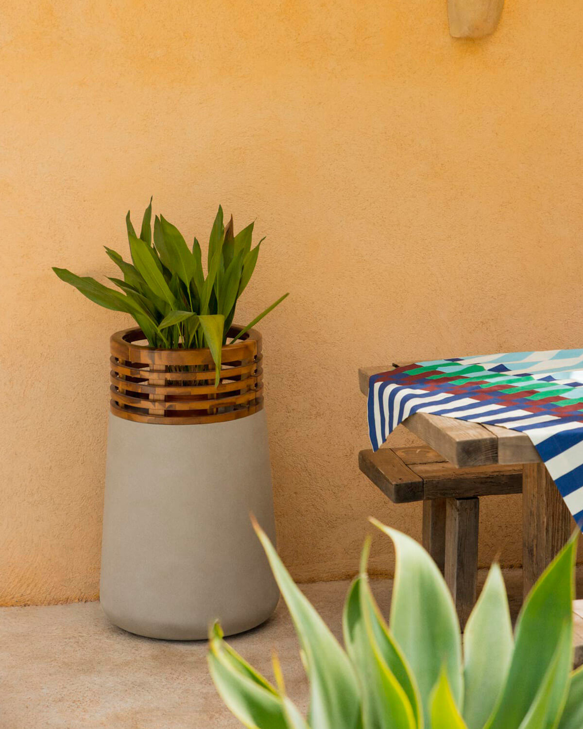 Hazan - Macetero de Hormigón y Madera de Acacia XXL (80xØ48 cm) Hazan