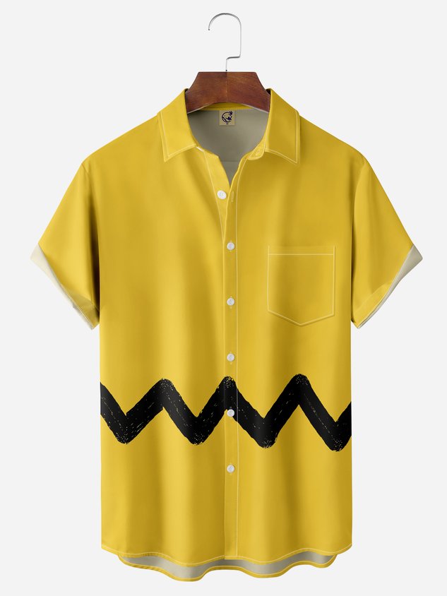Chemise décontractée à manches courtes avec poche poitrine et motif dessin animé