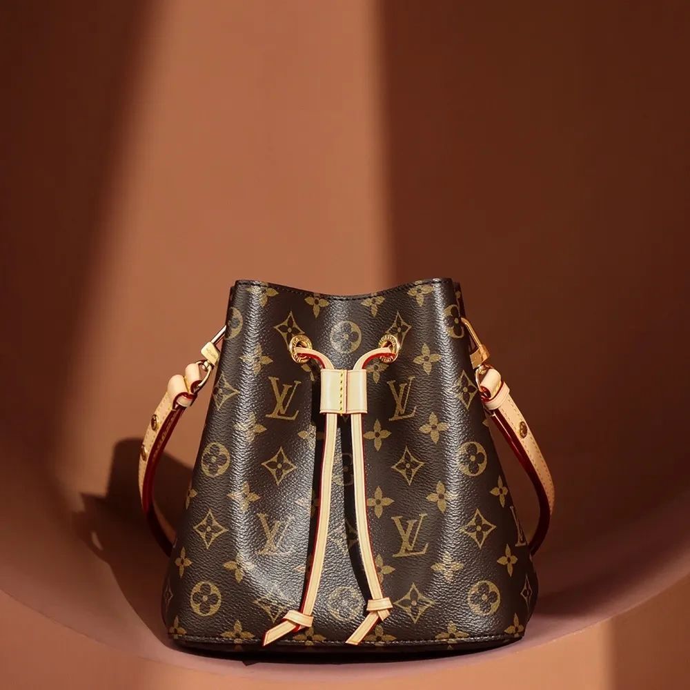 Louis neonoe bb mini bag size : 20??20??13 cm