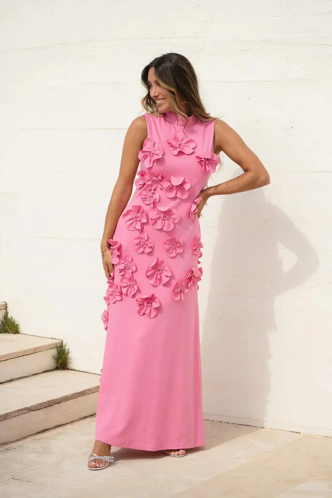 Robe maxi longue rose à fleurs sans manches pour femme