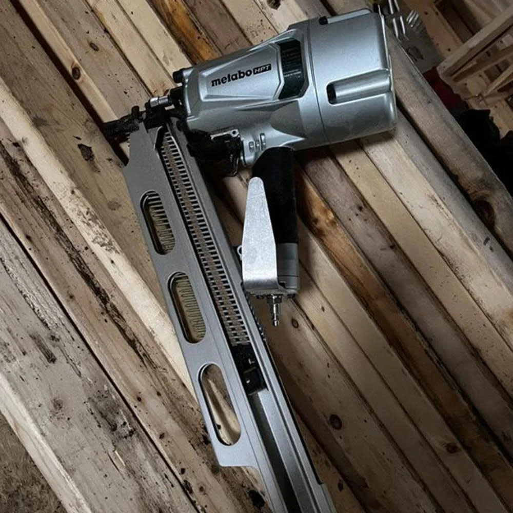Metabo HPT Framing Nailer | High Grade Aluminum Magazine | Tool-less Depth Adjustment | Pneumatic | Framing Nails 2-Inch to 3-1/4-Inch | Rafter Hook | NR83A5(Y)