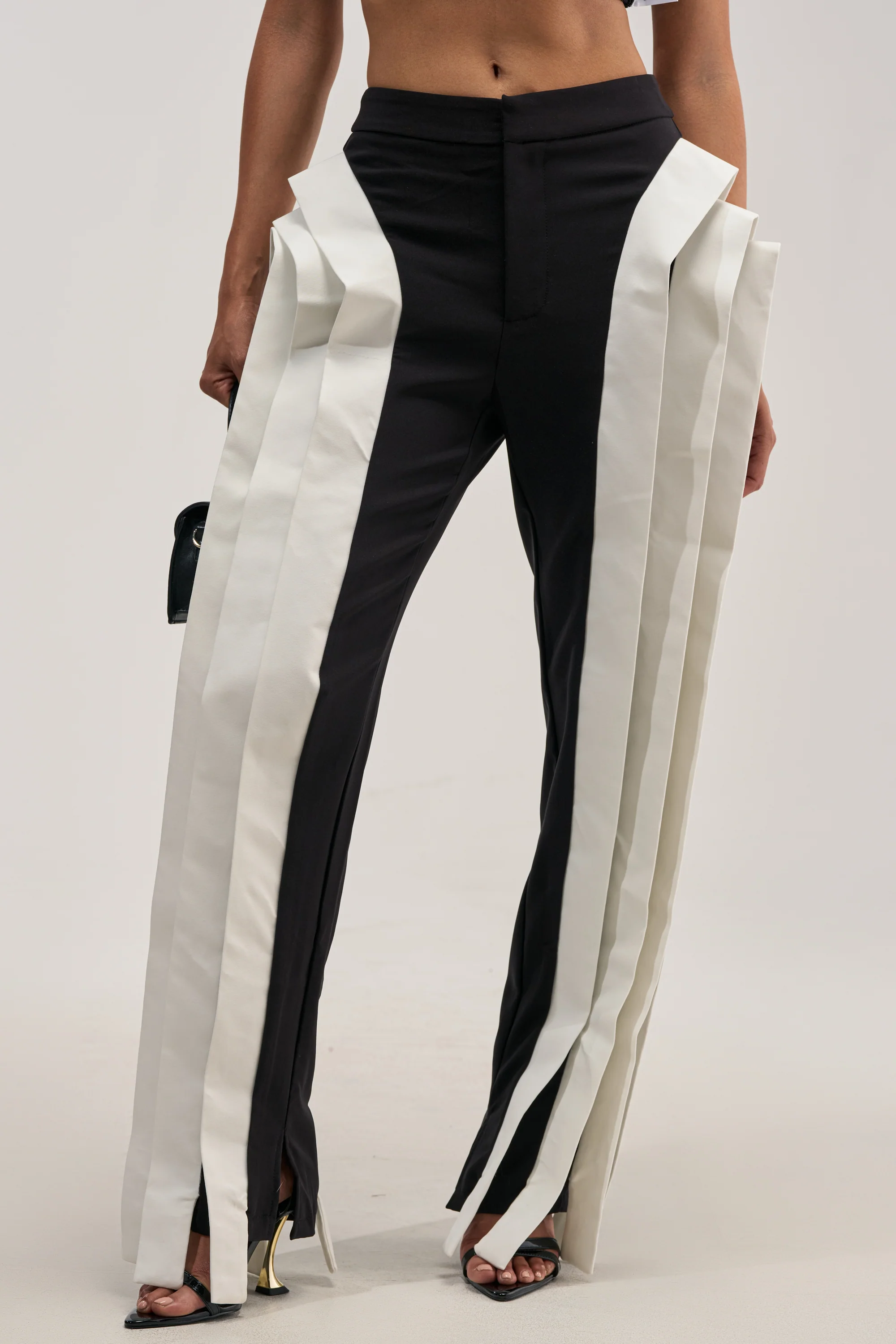 INFINITY TROUSER IN BLACK MULTI - Akira Store