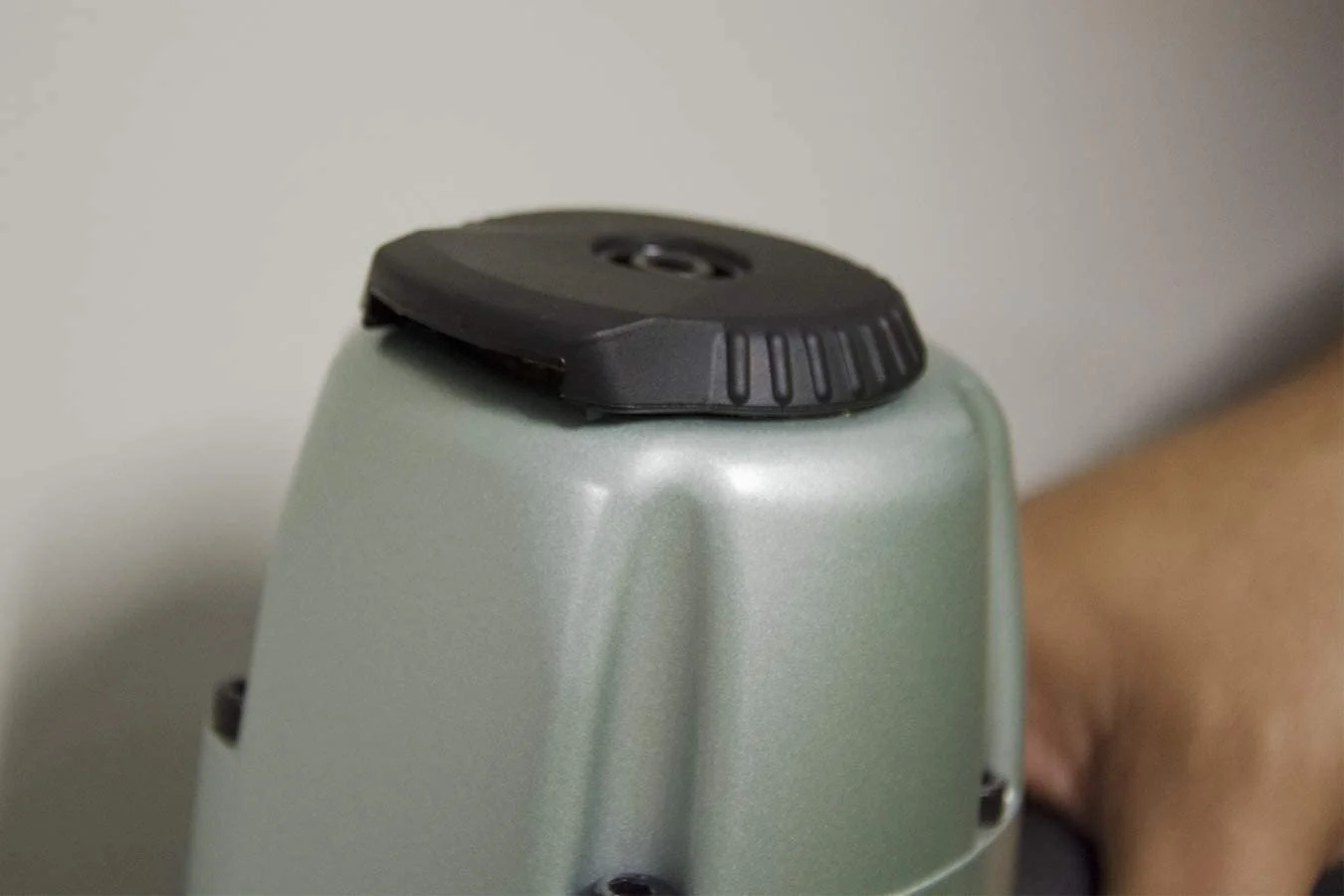 Coil Siding Nailer, 1-1/2 inch to 2-1/2 inch Siding Nails, Side load, Tilt Bottom Magazine NV65AH2 - Image 9