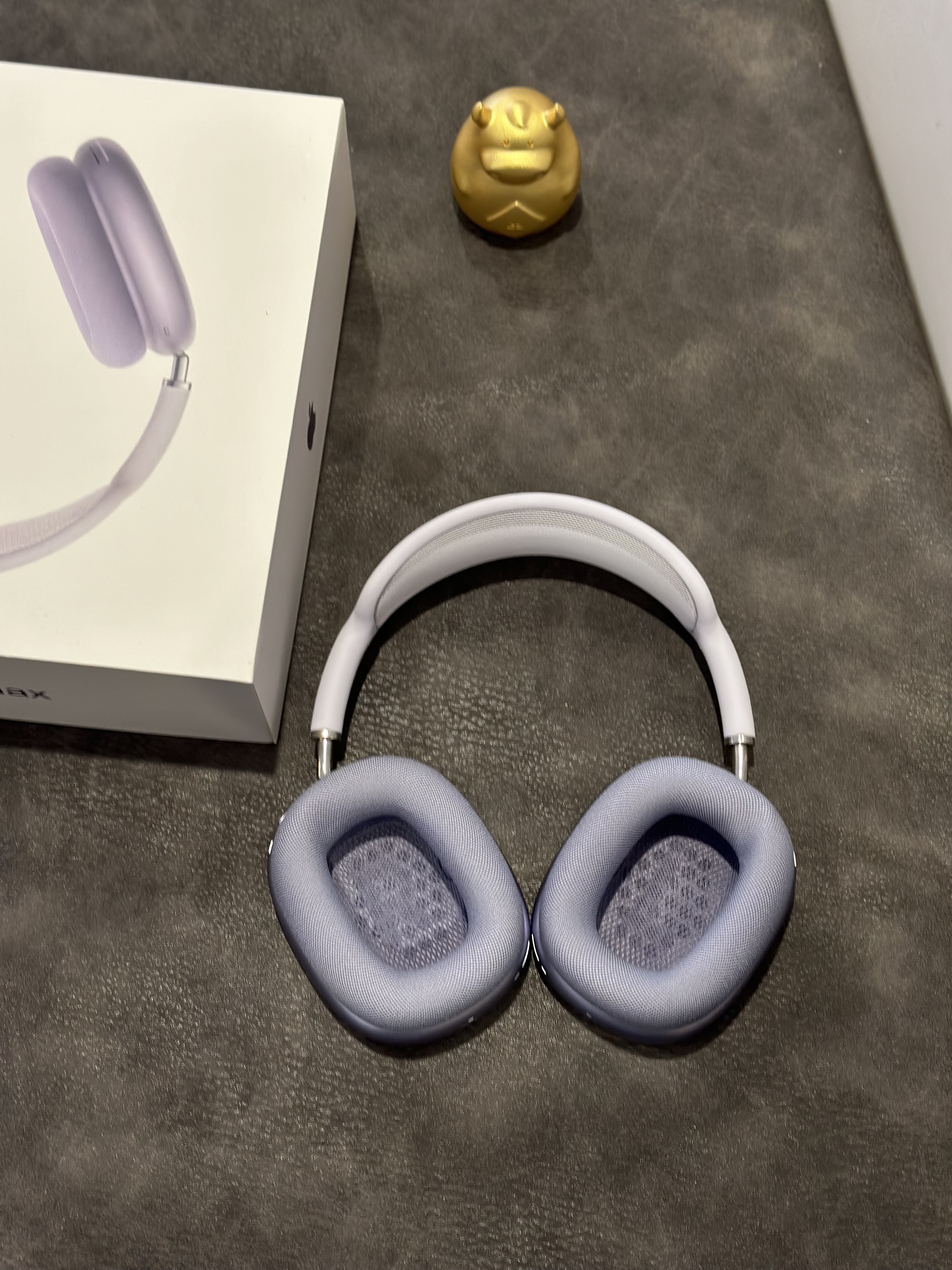 Apple AirPods Max 2nd Generation Purple USB-C Port