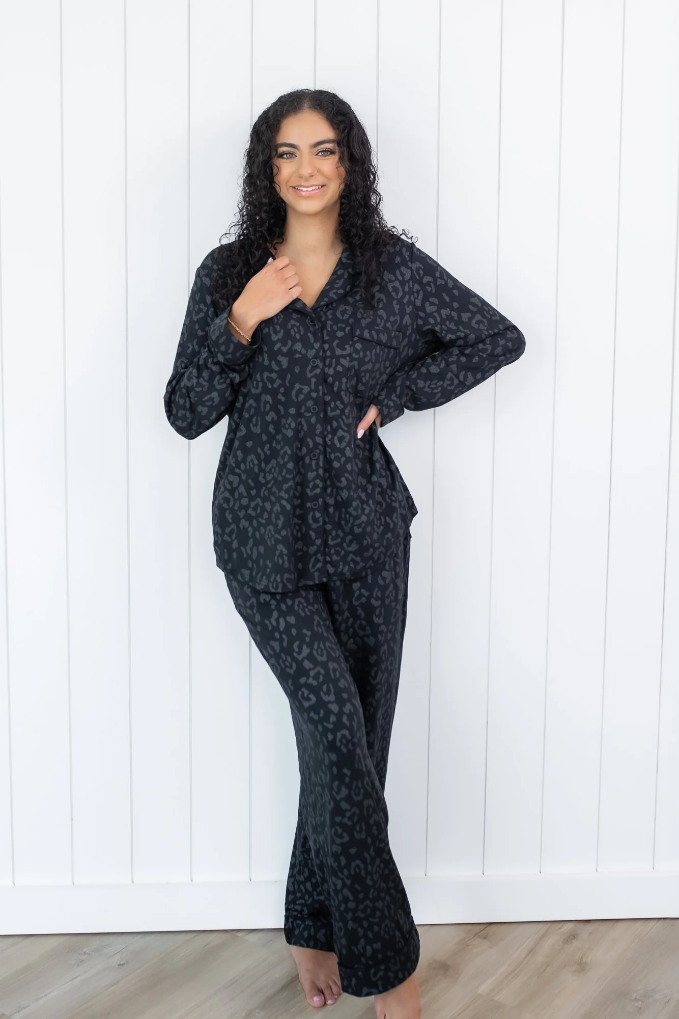 Long-Sleeved Women's Pajama Set in Midnight Leopard