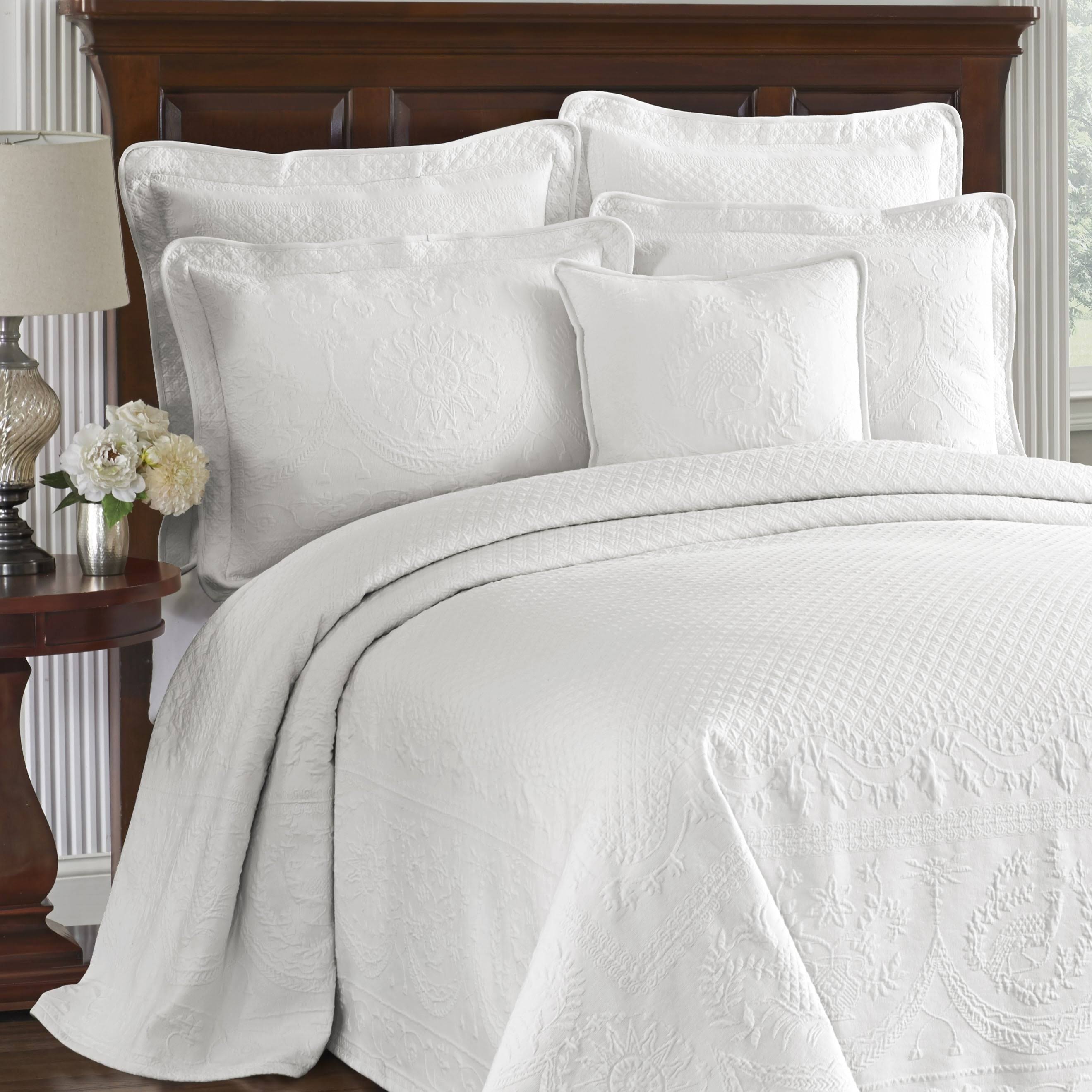 White King Charles Matelasse Bedspread Queen - Historic Charleston