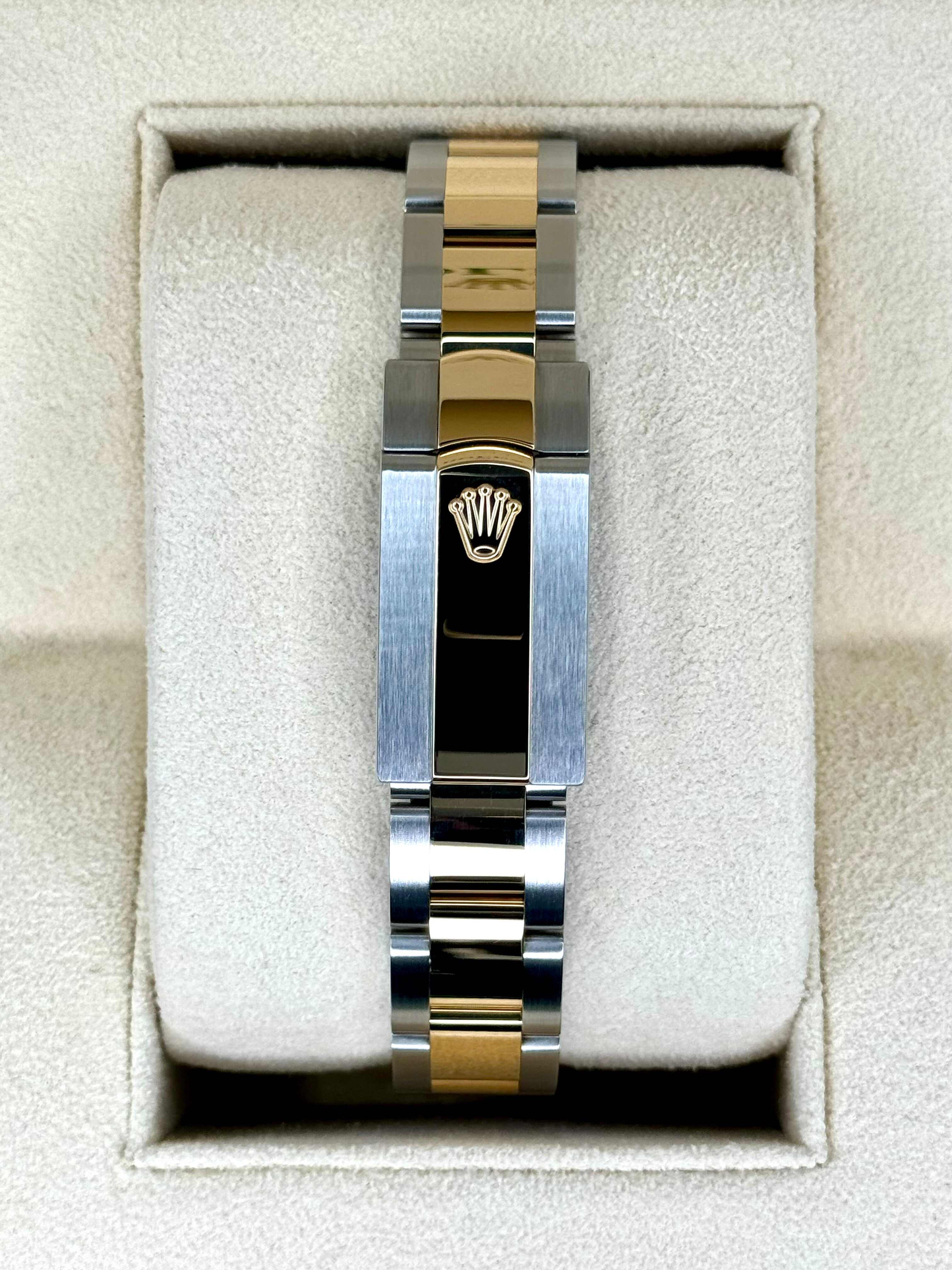 NEW 2024 ロレックス レディデイトジャスト 31mm 278273 ツートーンシルバーダイヤダイヤルRolex