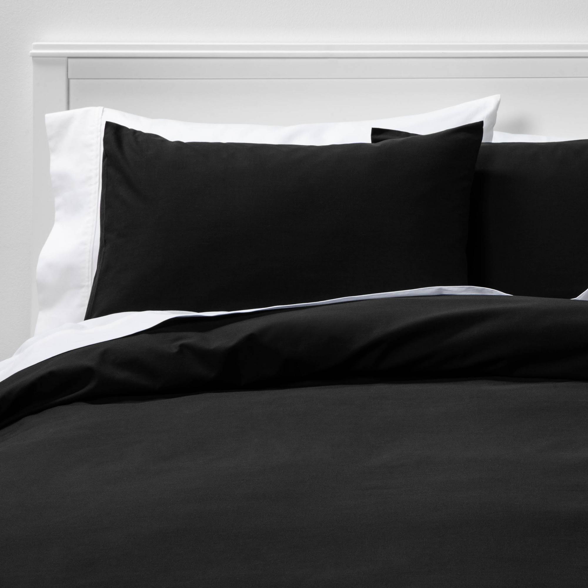 Full/Queen Easy-Care Duvet Cover & Sham Set Black - Room Essentials
