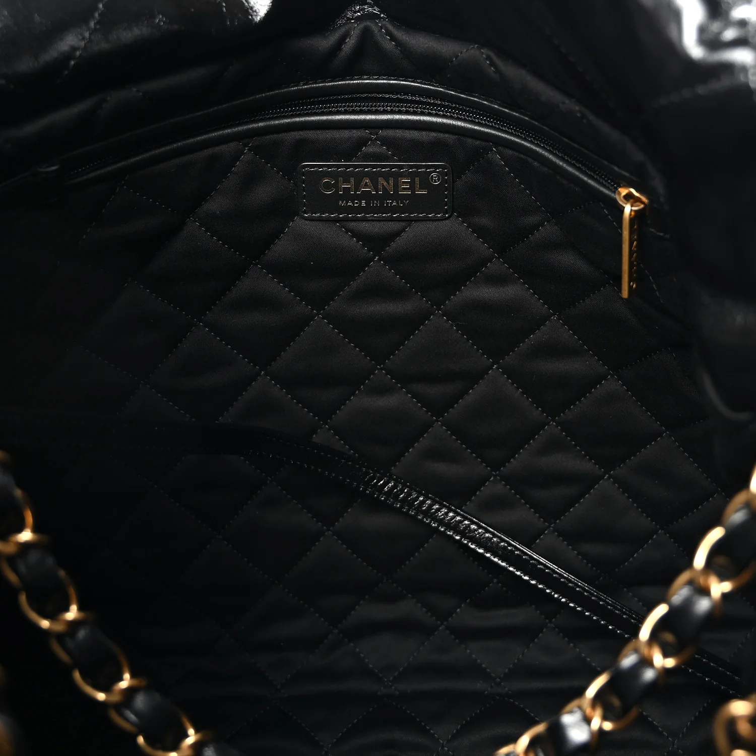 Shiny Calfskin Quilted Chanel 22 Black