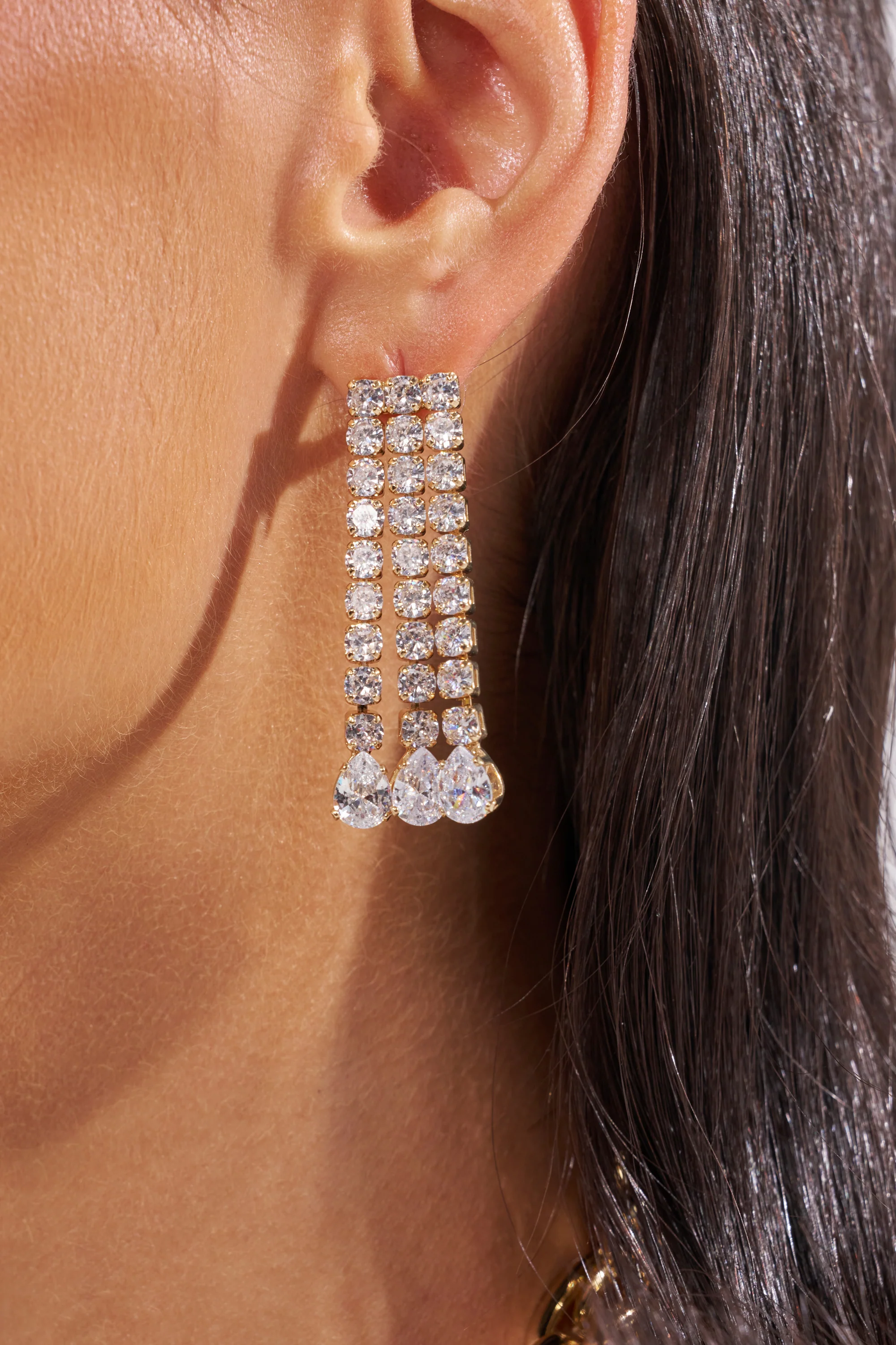 THE GO TO DANGLE EARRING - Akira Store