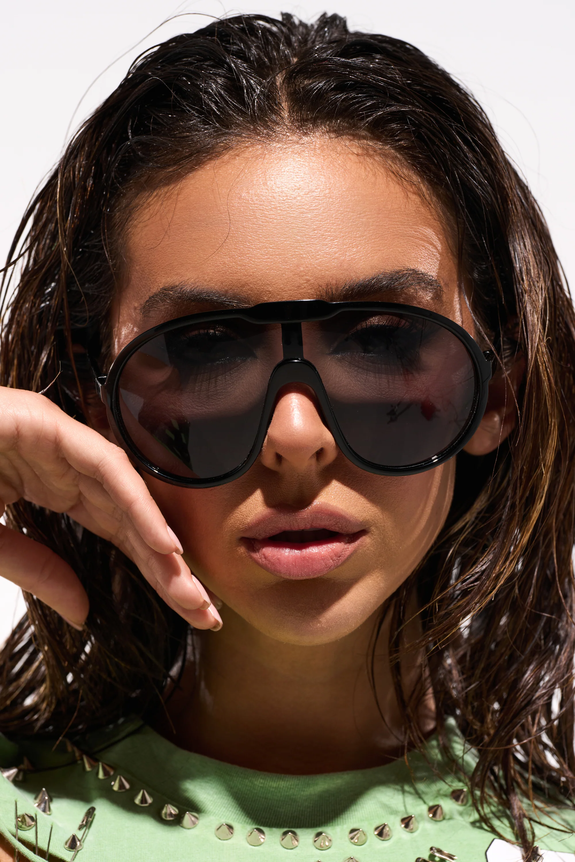 BIGGER IS BETTER BLACK SUNGLASSES - Akira Store