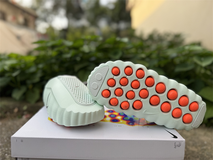 Nike Mind 001