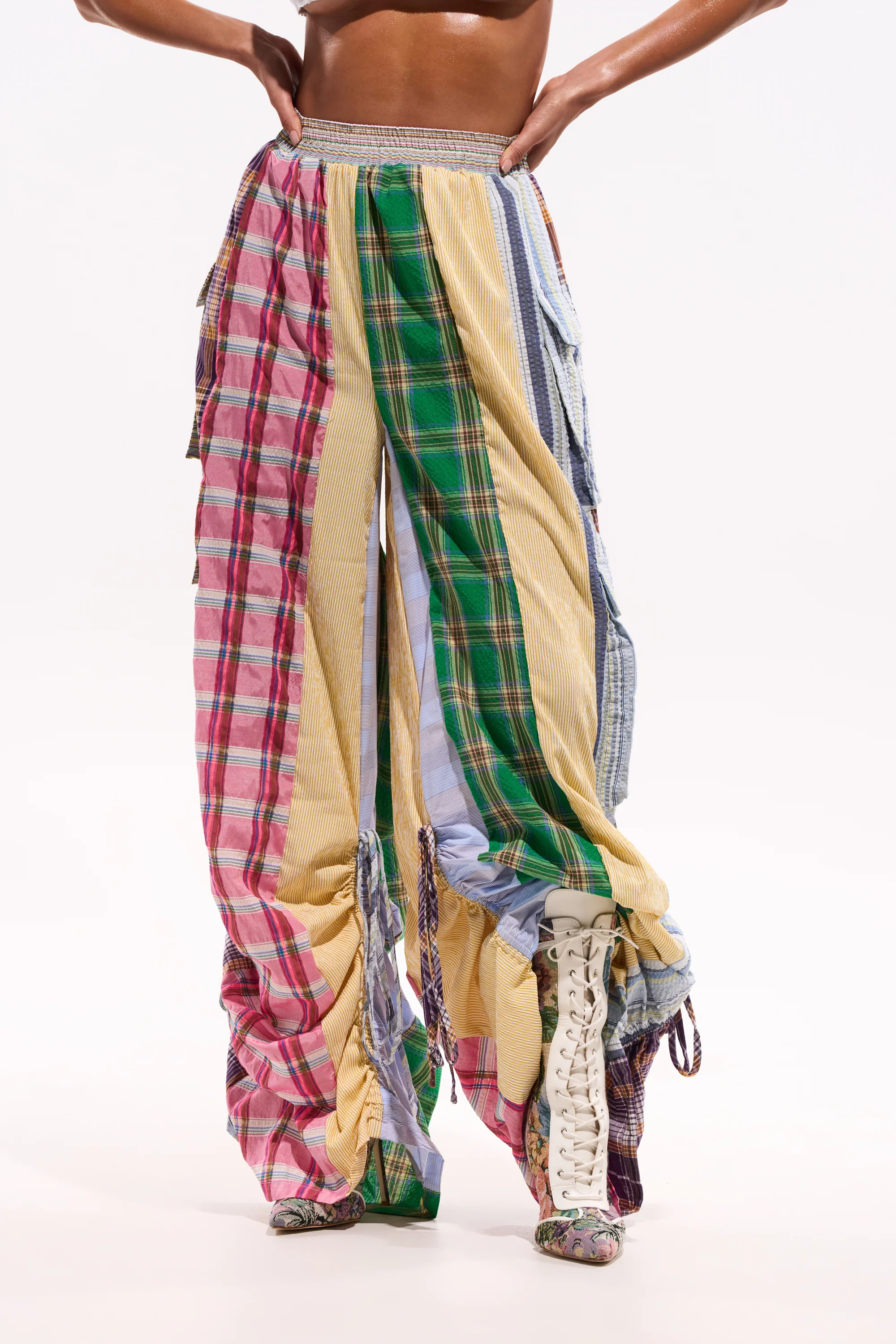 MIXED PLAIDS JOGGER - Akira Store