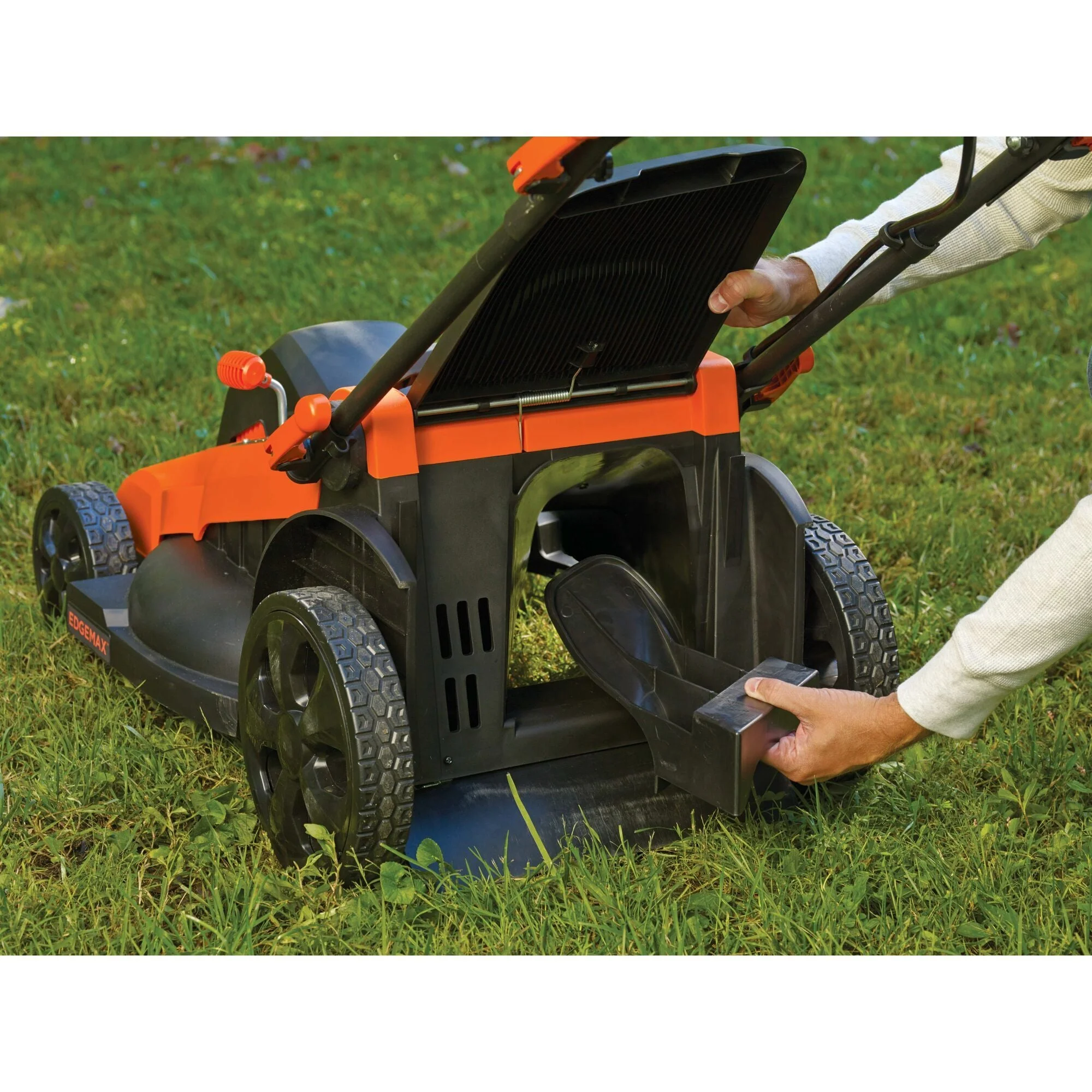 40V MAX* Cordless Lawn Mower with Battery and Charger Included, (CM2043C)(7" x 10") - Image 8