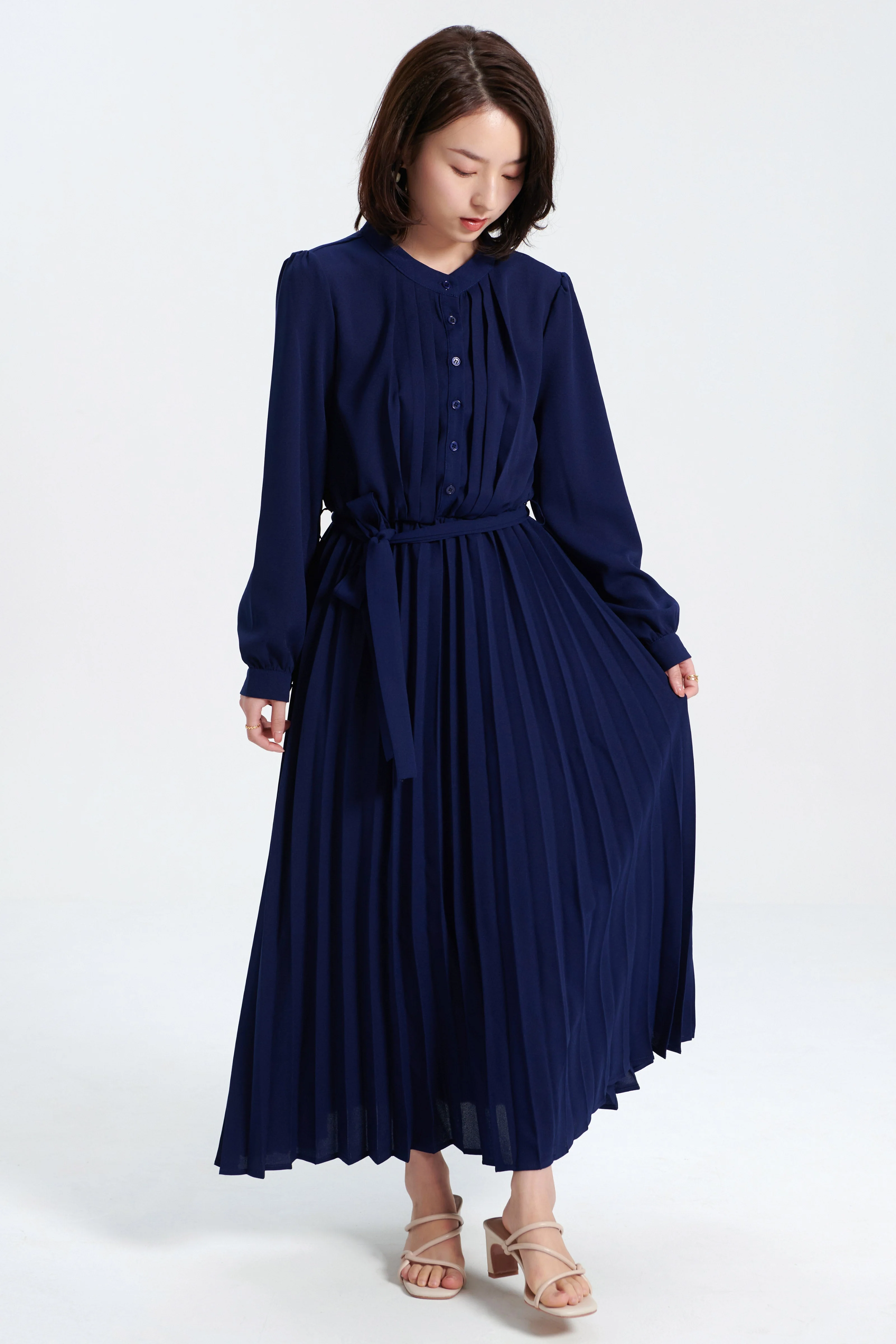 Robe à manches bouffantes en chiffon plissé