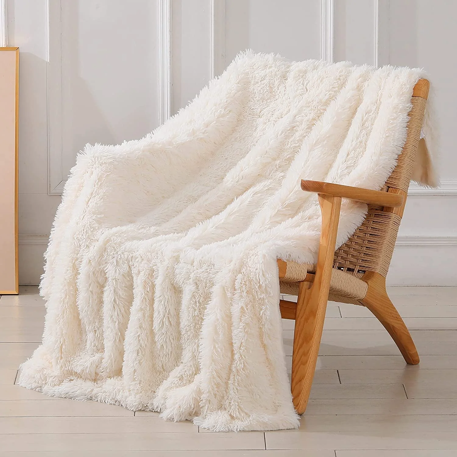 Junovo Super Soft Throw Blanket for Bed, Fluffy Cozy Plush Light Blanket, Washable Warm Furry Throw Blanket for Couch Sofa Chair Home Decor, 50