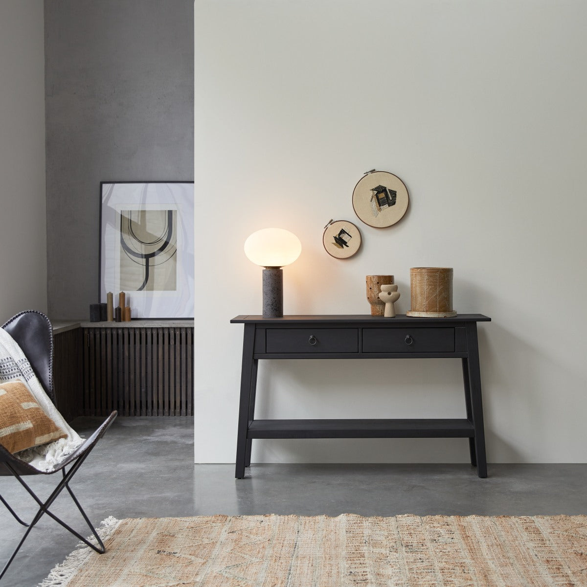 Tikamoon - Thaki Black - Massief grenen bijzettafel met 2 laden
