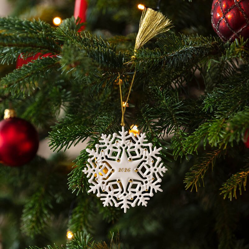 Christmas Classic ornament snøflak 2026 gull