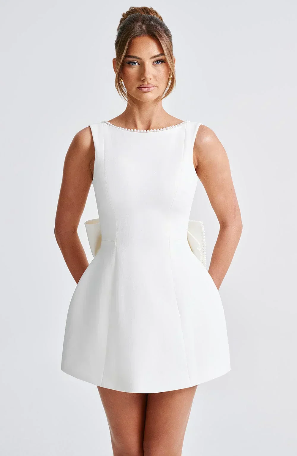 Robe de cocktail pour femme à dos noué