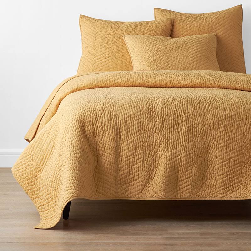 The Company Store Cotton Voile Quilt - Goldenstraw - Yellow, Size FQ - Black