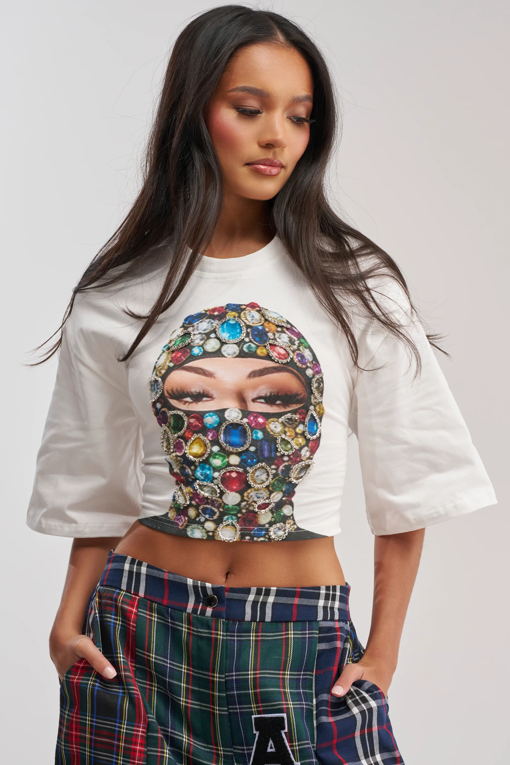 FACE CARD GRAPHIC CROPPED TEE - Akira Store