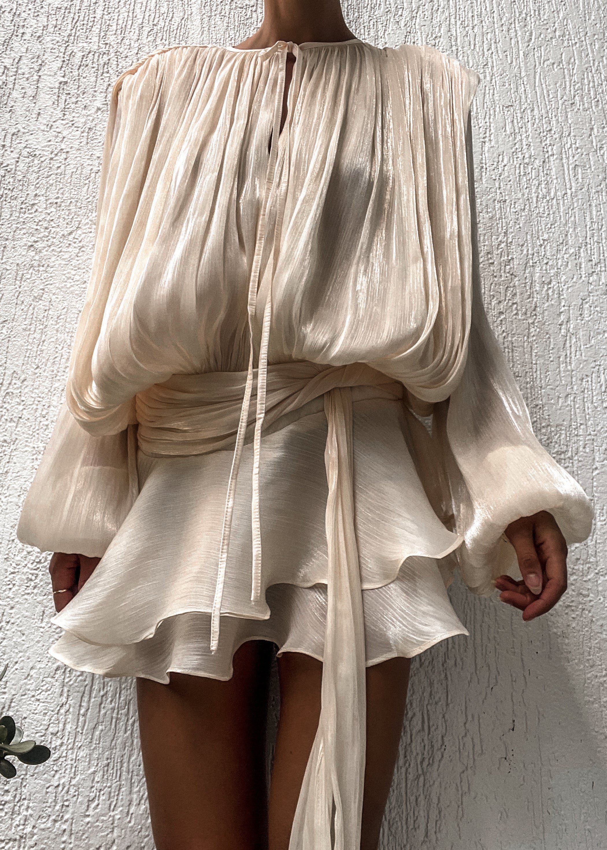Robe mi-longue en satin champagne Estelle