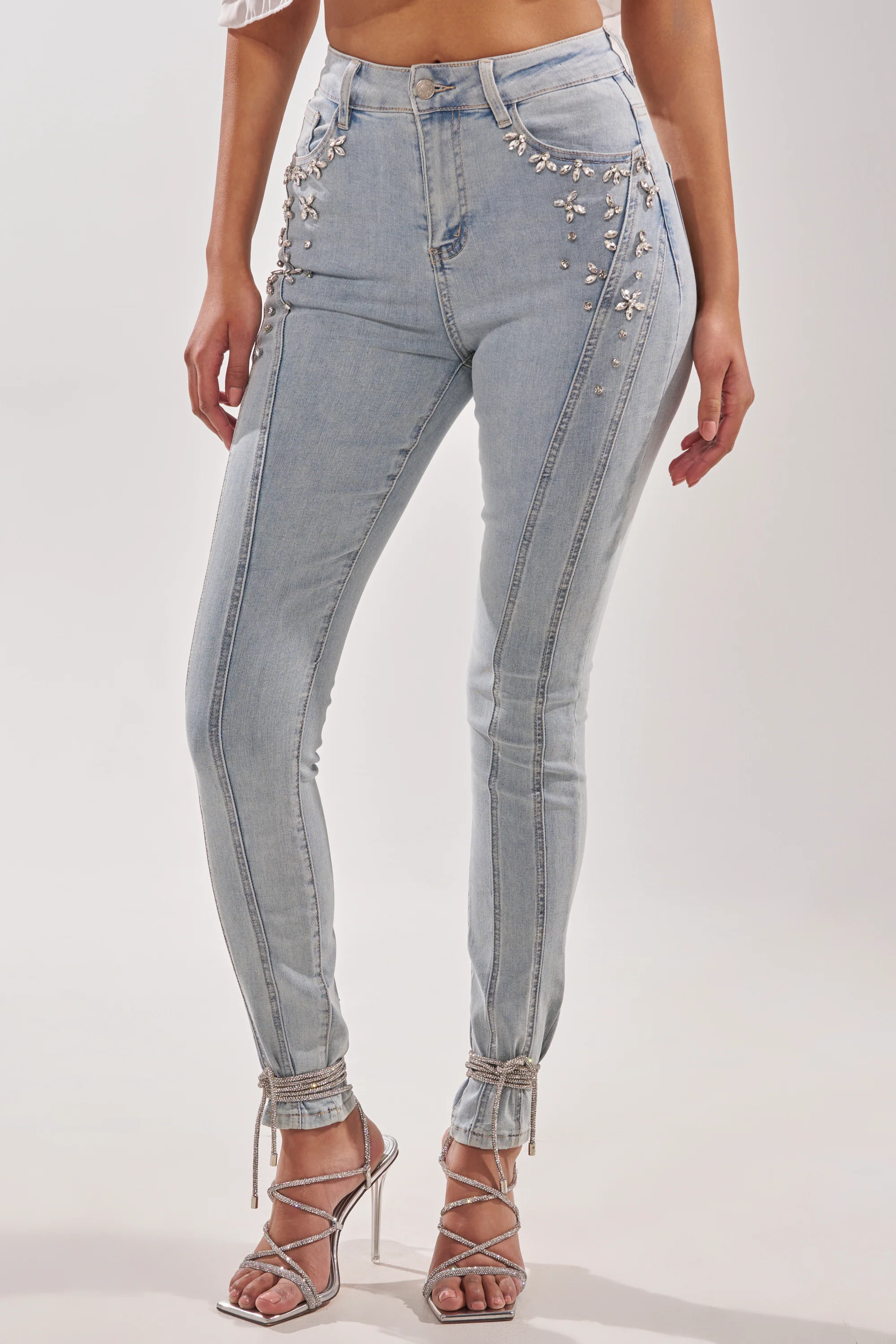FLEX FIT SKINNY DENIM PANTS WITH RHINESTONES - Akira Store