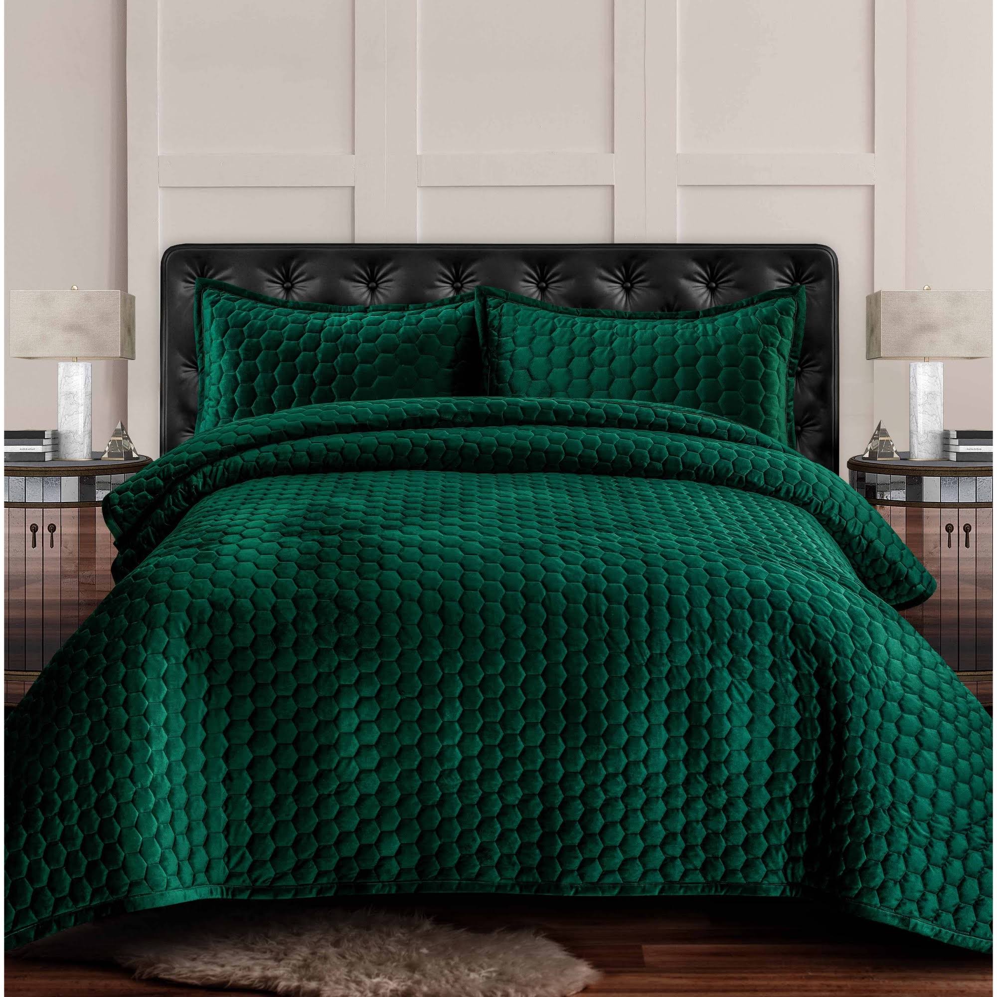 Tribeca Living Lugano Honeycomb Velvet Oversized Solid Quilt Set, Green, Queen