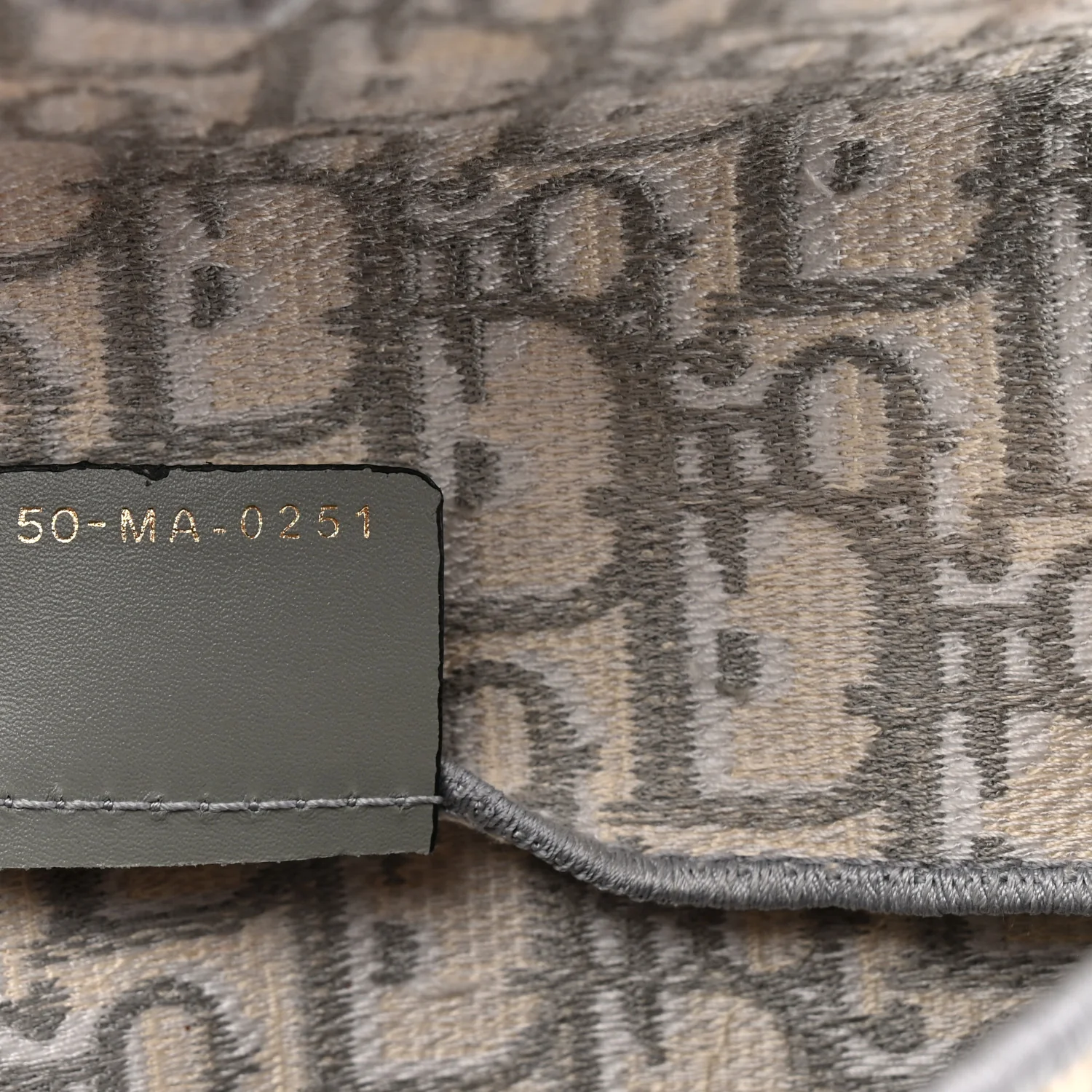 Oblique Slim Saddle Pouch Grey
