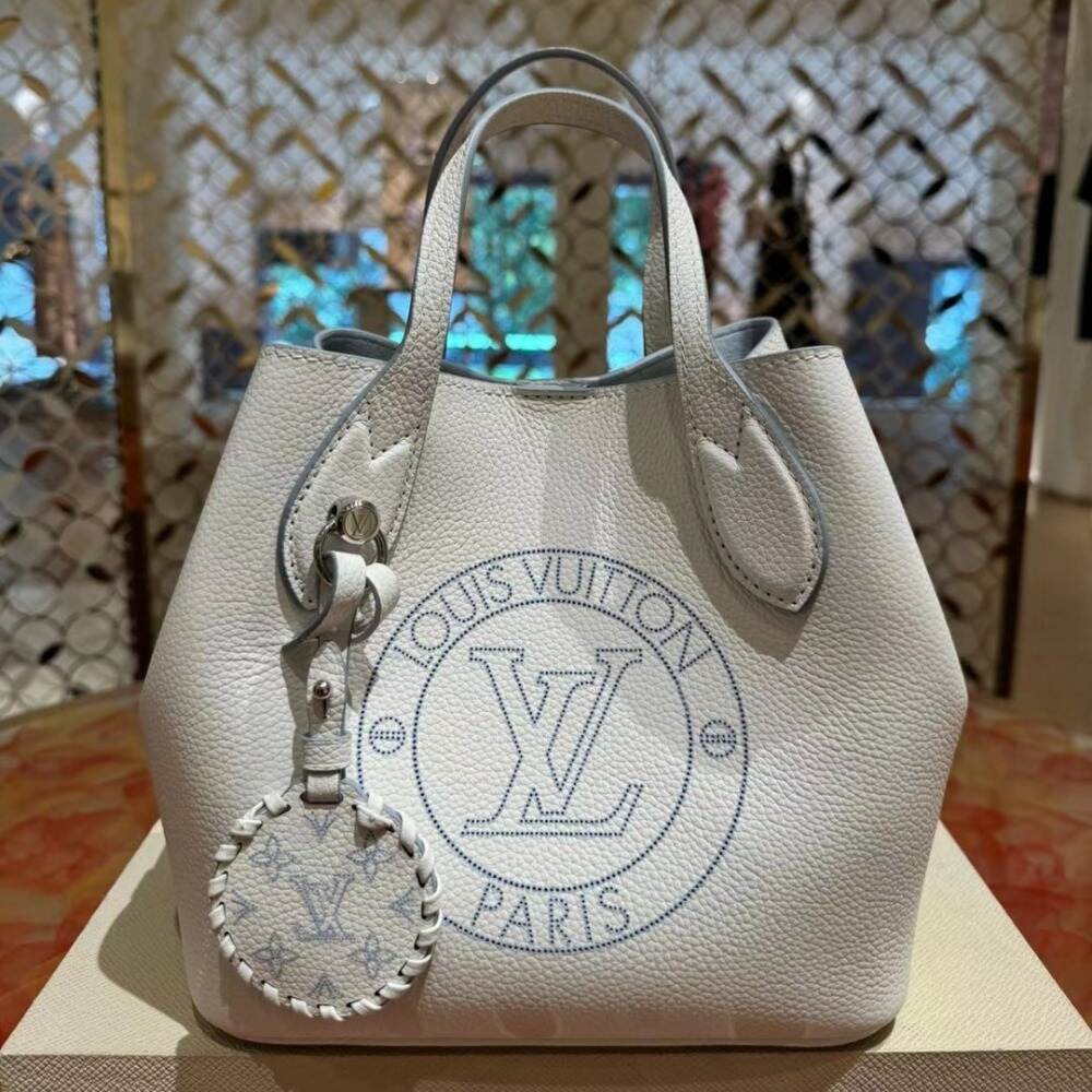【爽やかブルーが綺麗♪】Louis Vuitton ブロッサム PM M11734