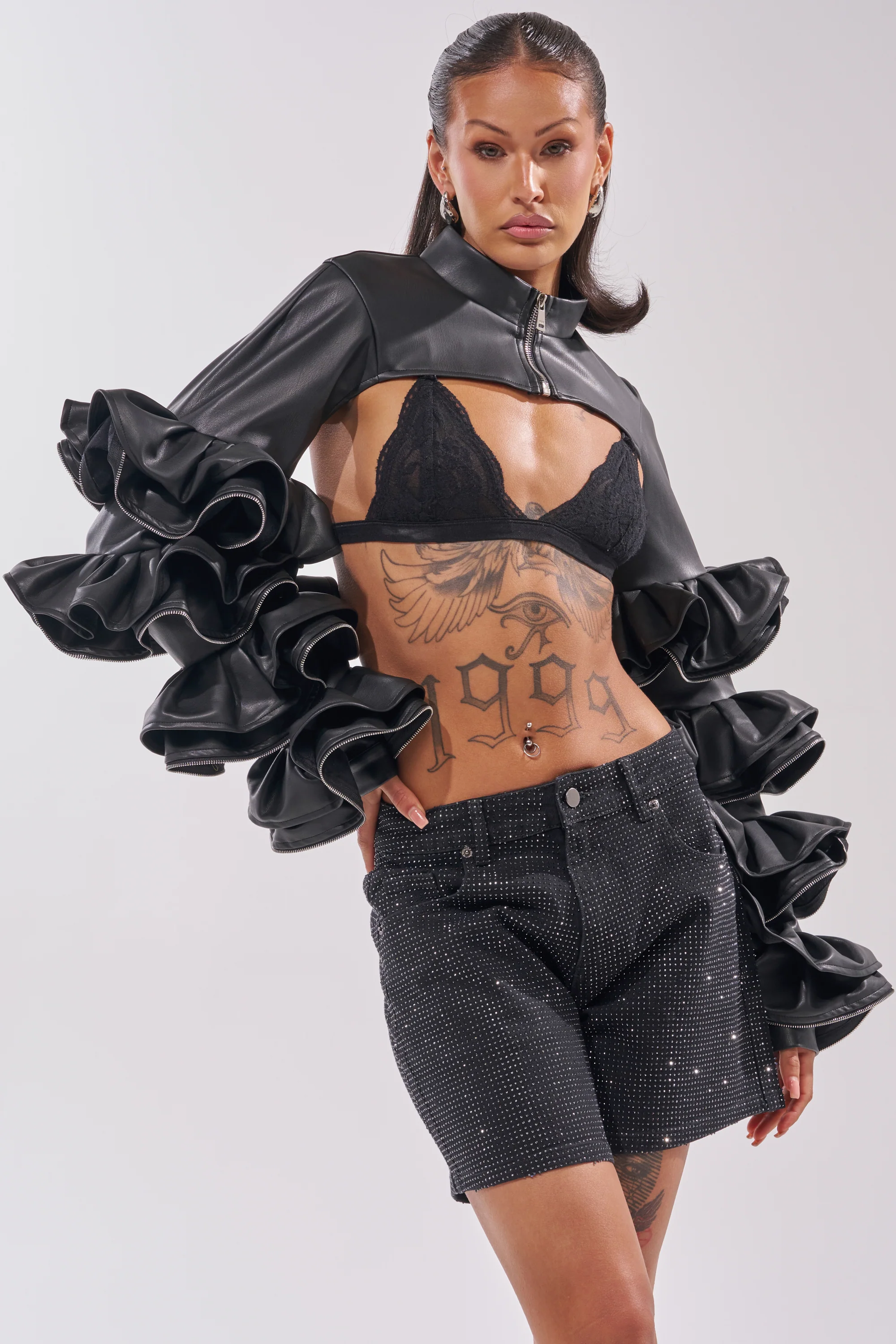 DON'T MESS RUFFLE BOLERO - Akira Store
