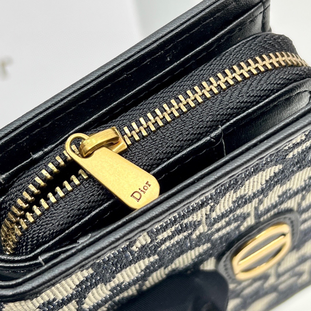 D new arrival wallet size:  13.5*9.5*3.5