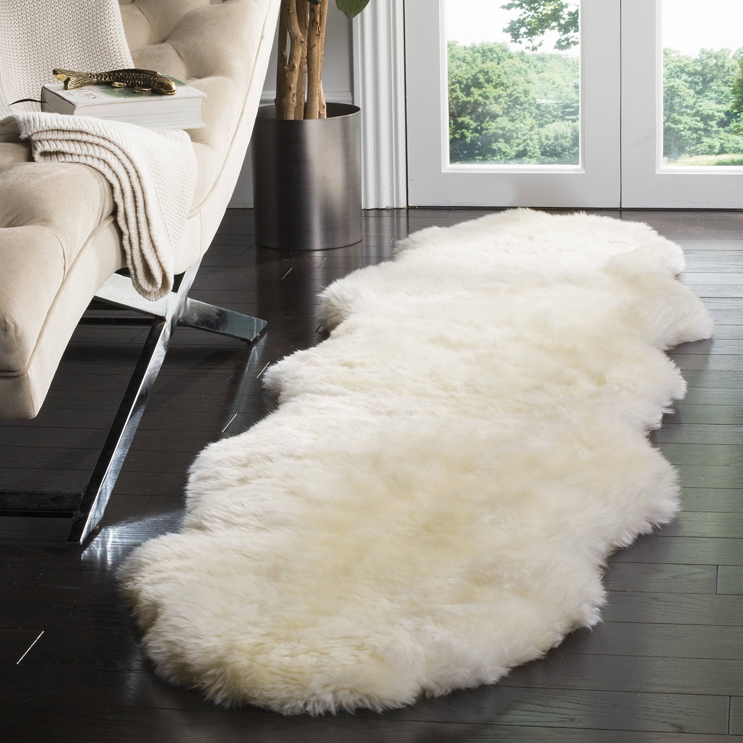 Safavieh Sheep Skin SHS211A Handwoven Natural / White Rug - 2' x 7'