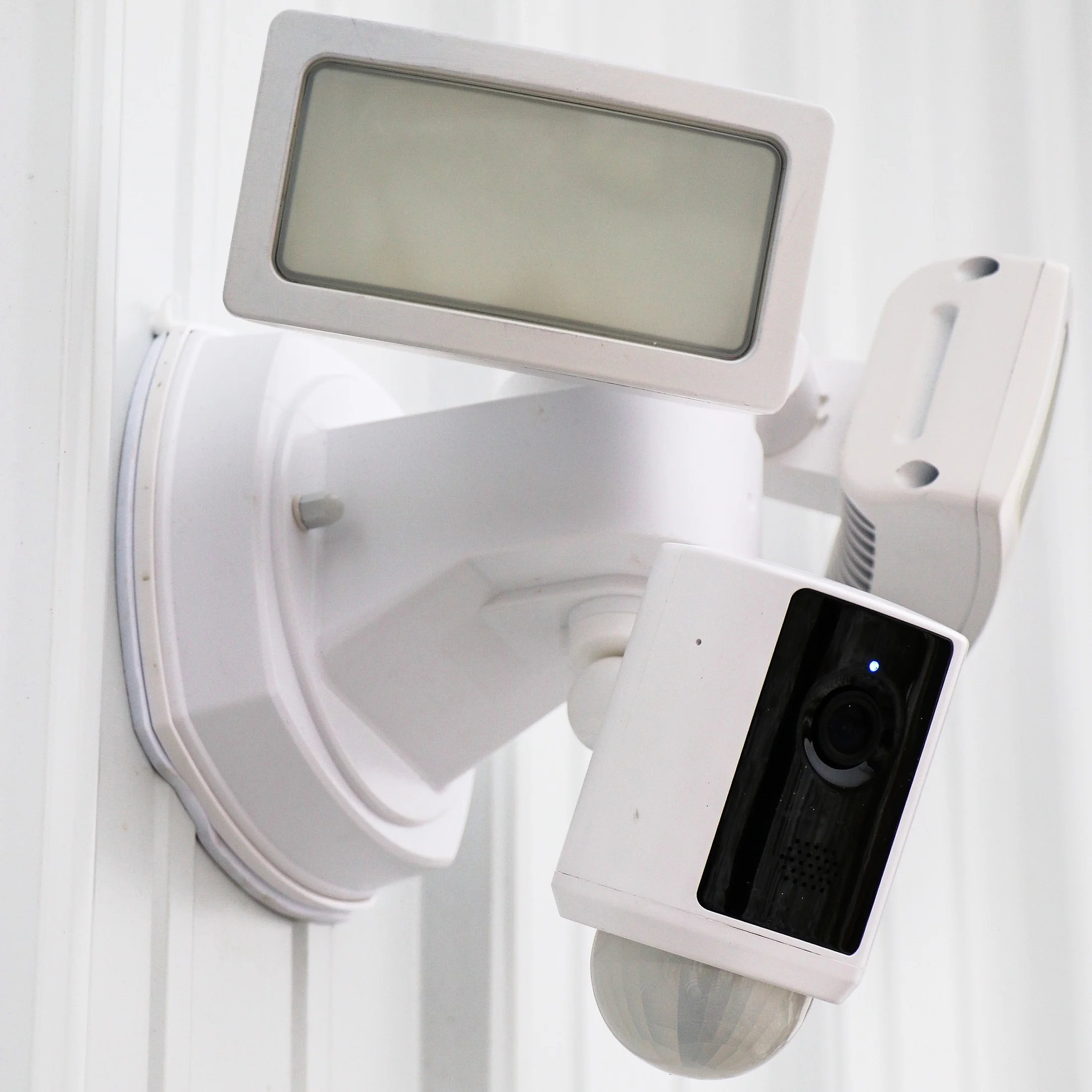 270 Degree LED 39W Smart Motion Security Light with Camera, Daylight, 10" Adjustable Dual Heads, Dimmable - Image 4