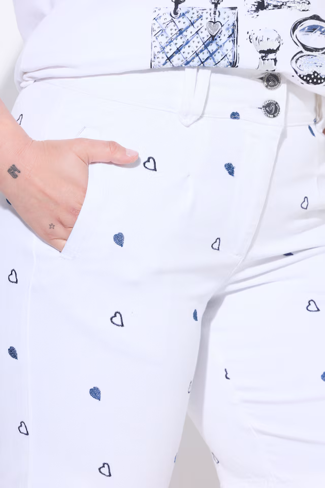 Jeans shorts, straight fit, heart embroidery
