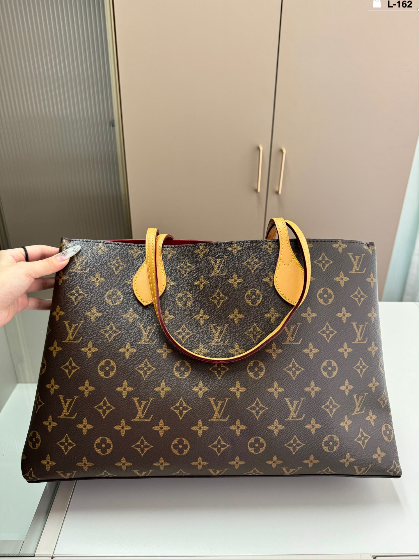 Louis new arrival tote bag size: 43.13.27 cm