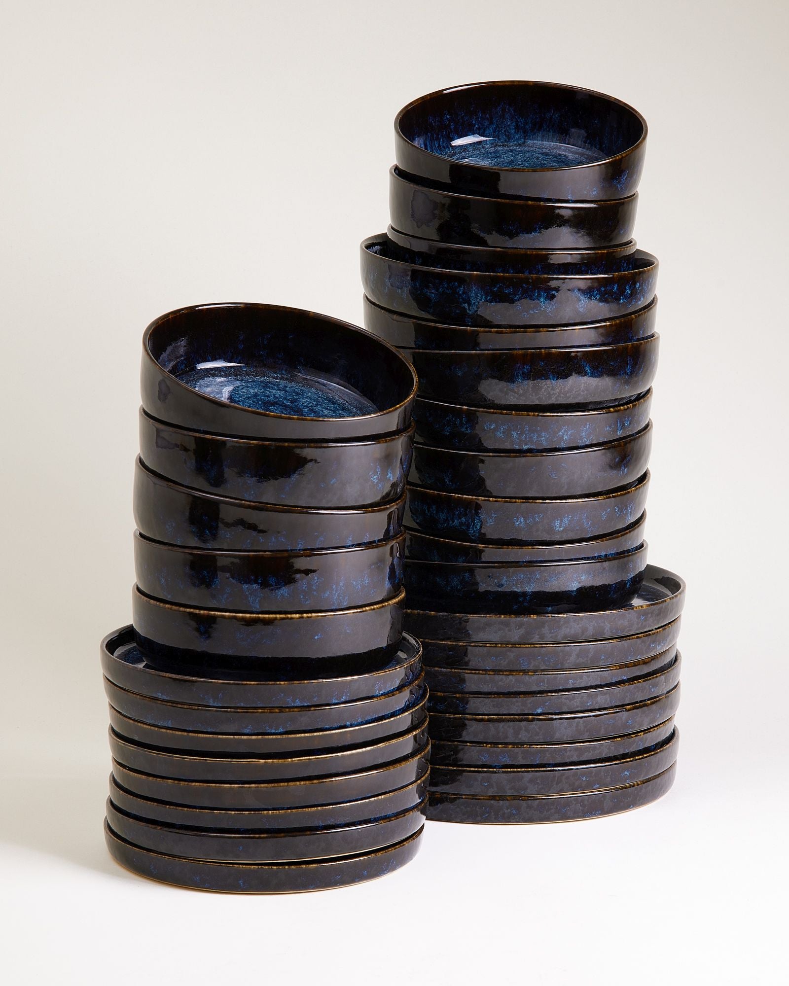 CORDOAMA - TABLEWARE SET MODERN DARK BLUE 32 PIECES